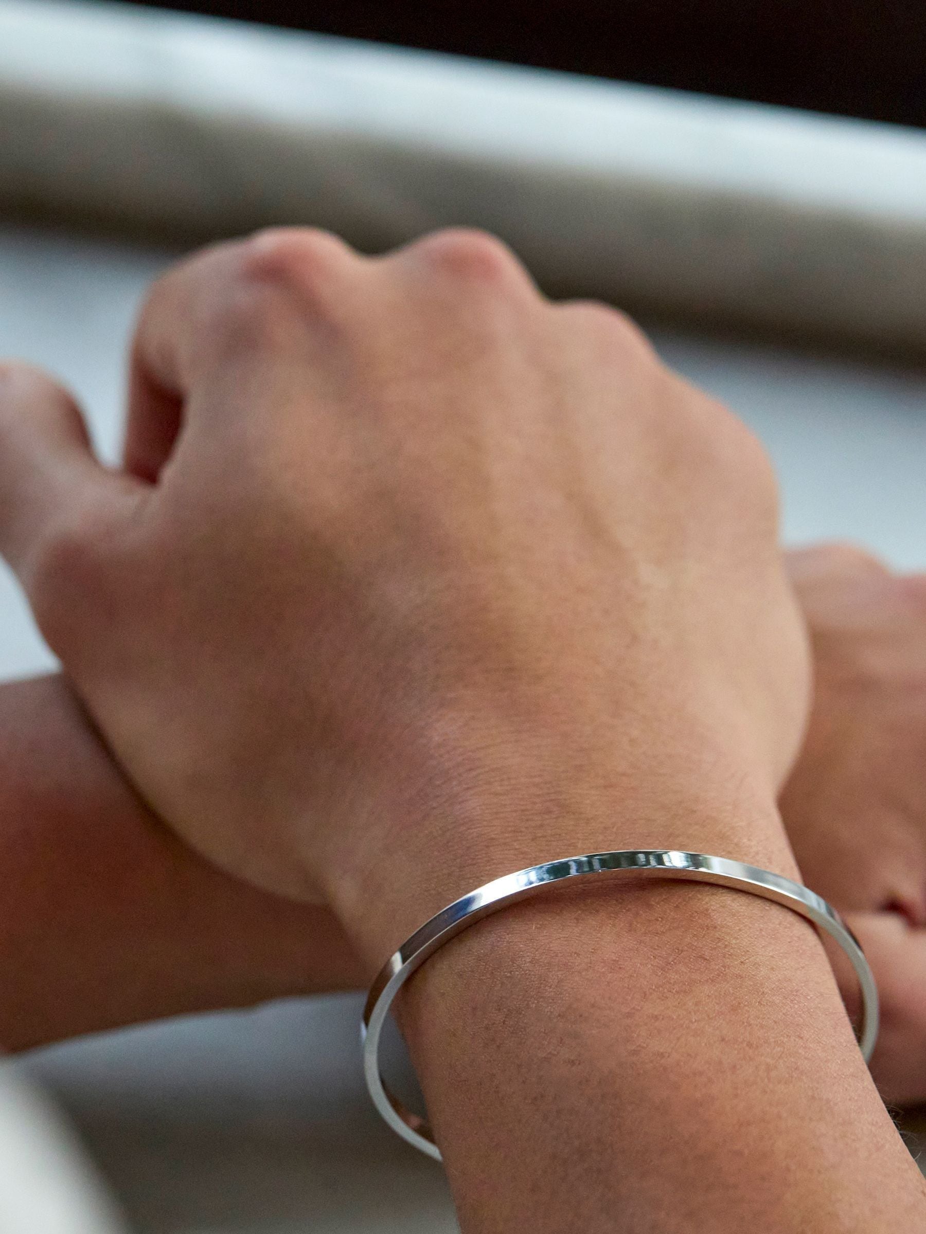 Bartlett silver tone fine bangle - British product