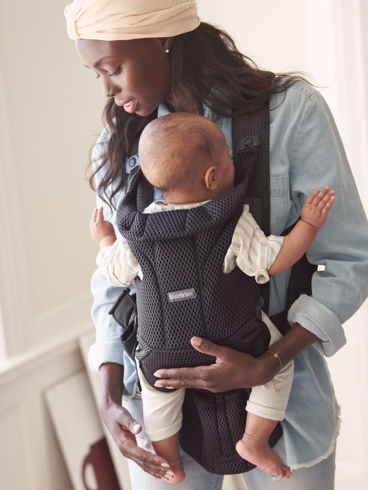 BabyBjörn Move baby carrier anthracite grey 3D mesh, UK version