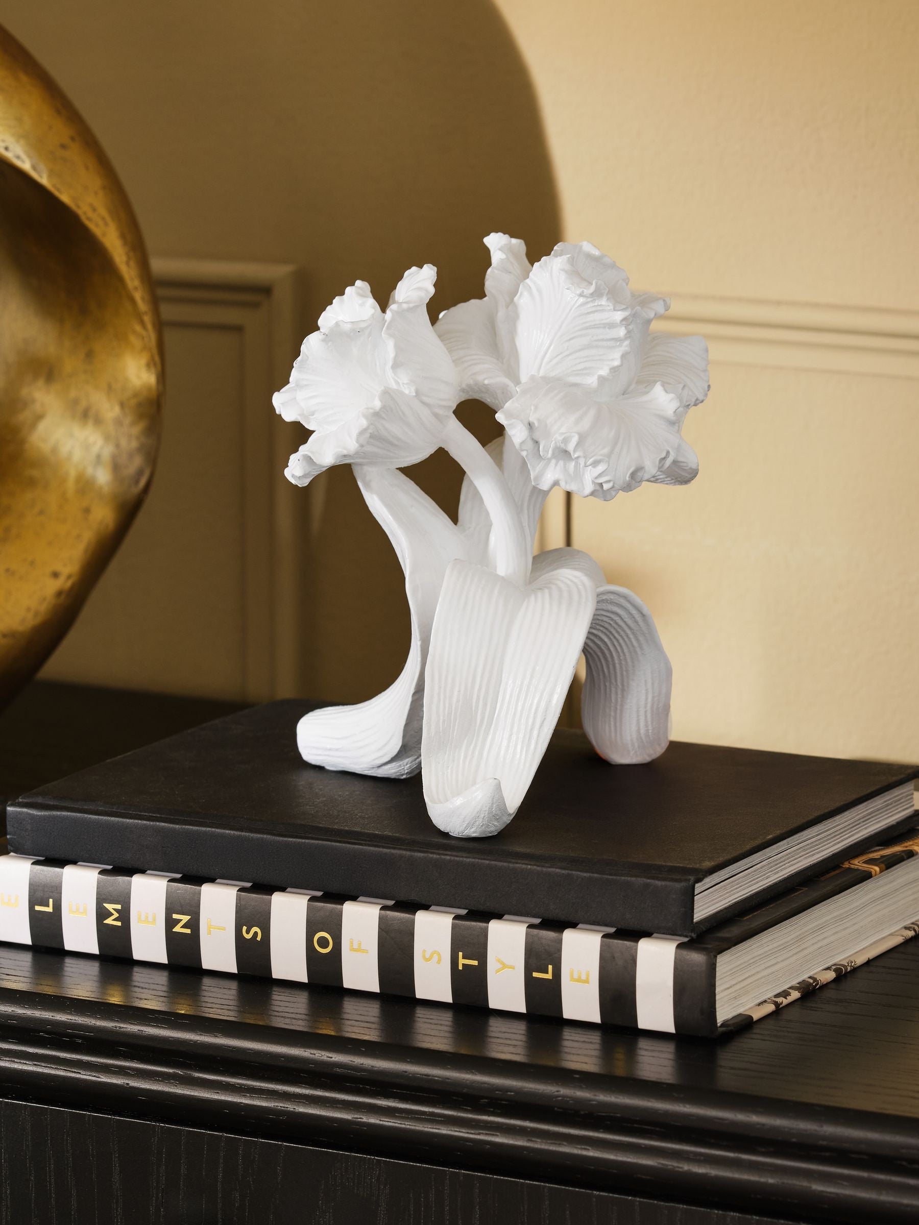 White parrot tulip resin ornament 15cm, imported from the UK