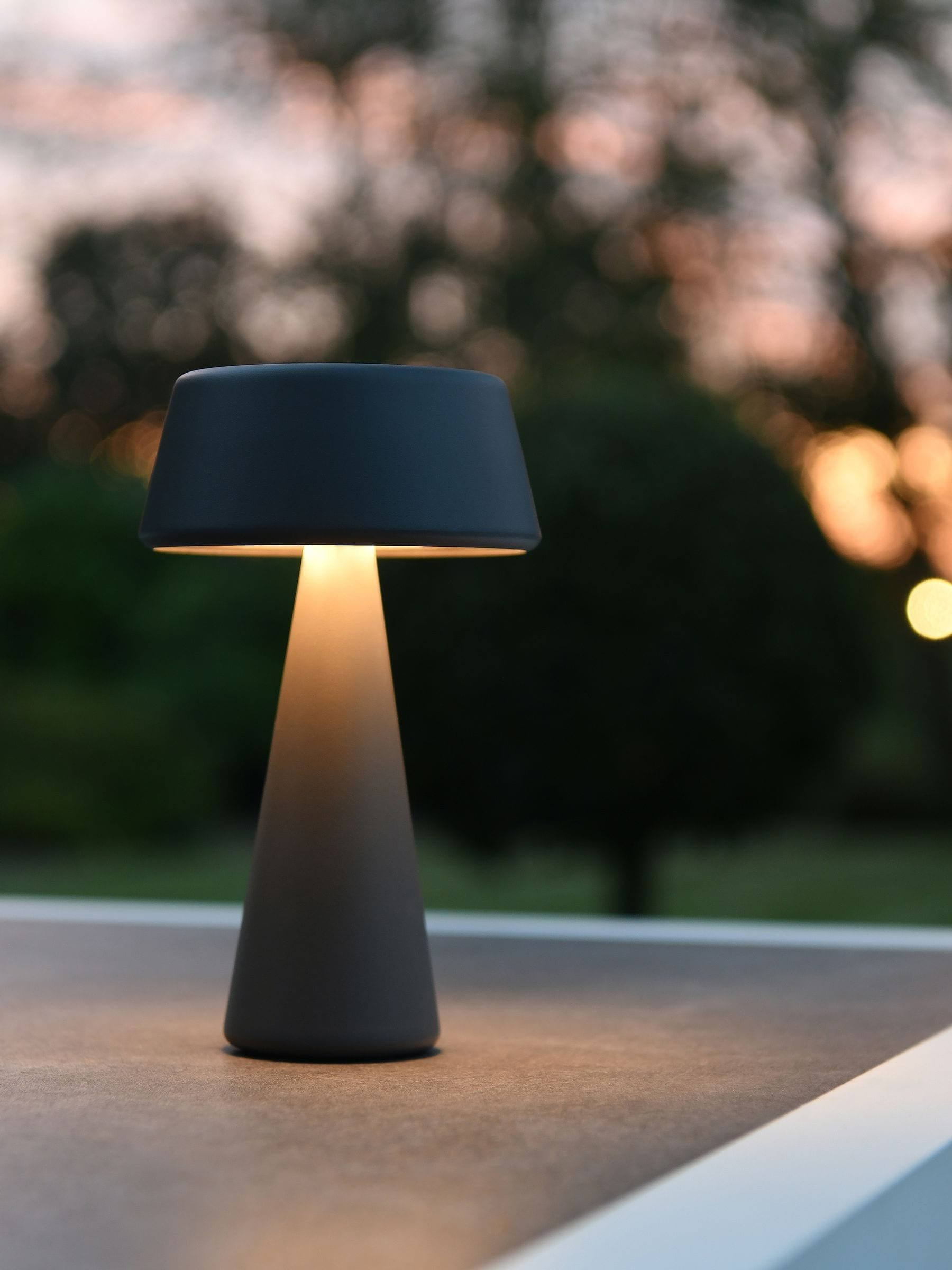 Extreme Lounging B Lamp smoke grey rechargeable - British product