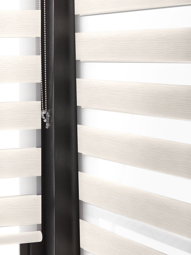 Mistral cream day and night blind - British product