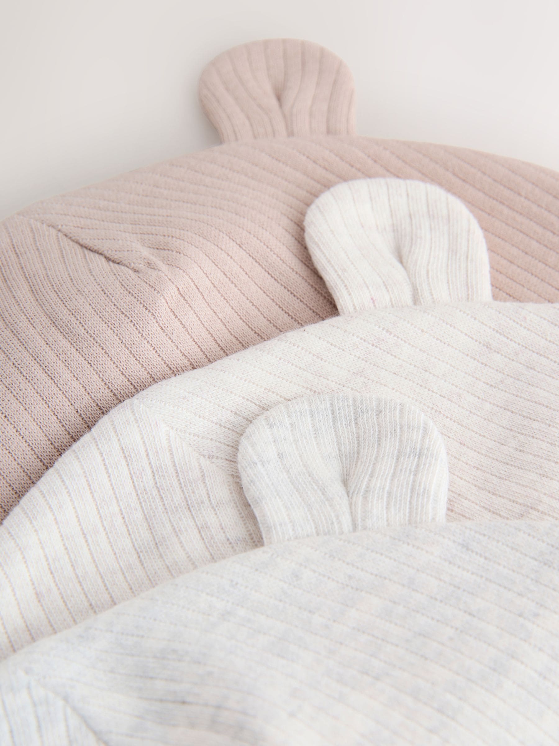 Baby beanies 3 pack neutral 0-12mths (British brand)