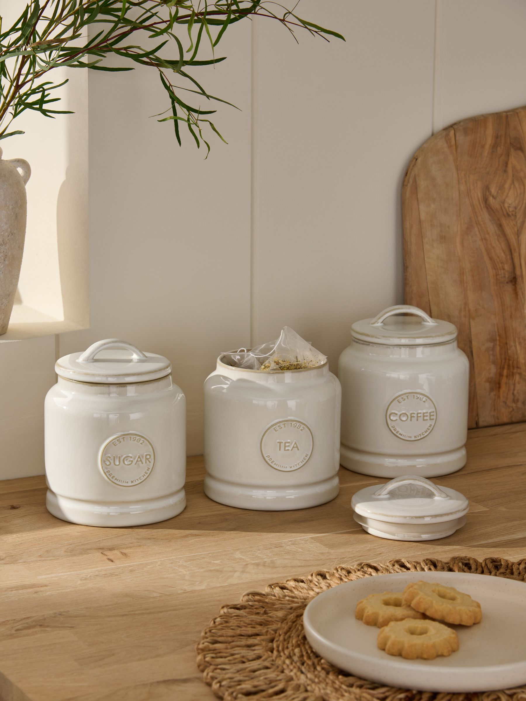 White Country Badge Set of 3 Storage Jars