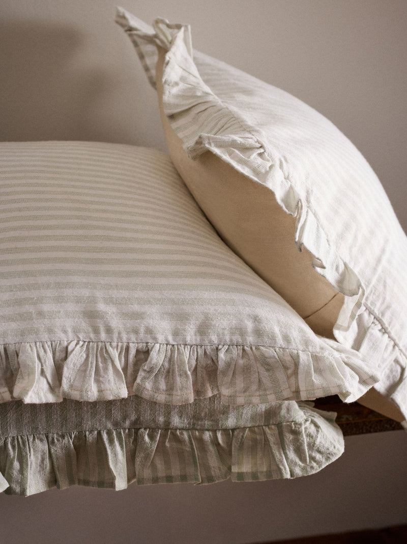 Cushion covers 4-pack green stripe ruffle (British brand)