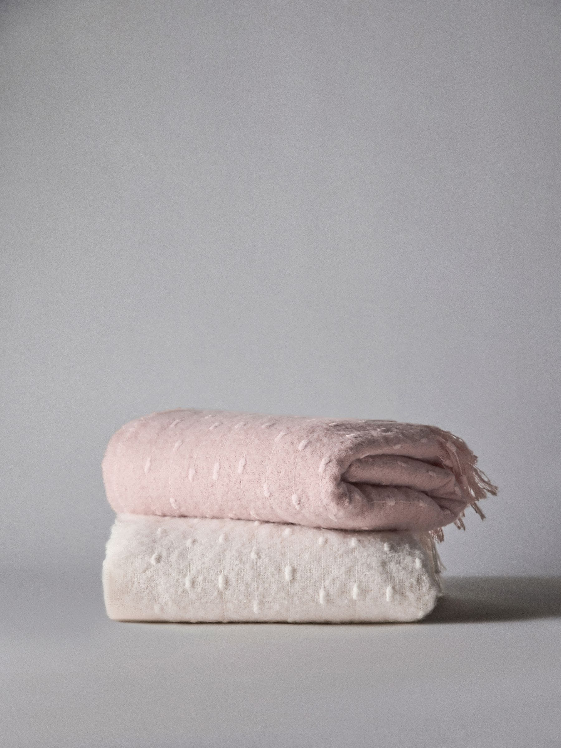 THE SET pink cream dobby spot throws 2 pack, UK version