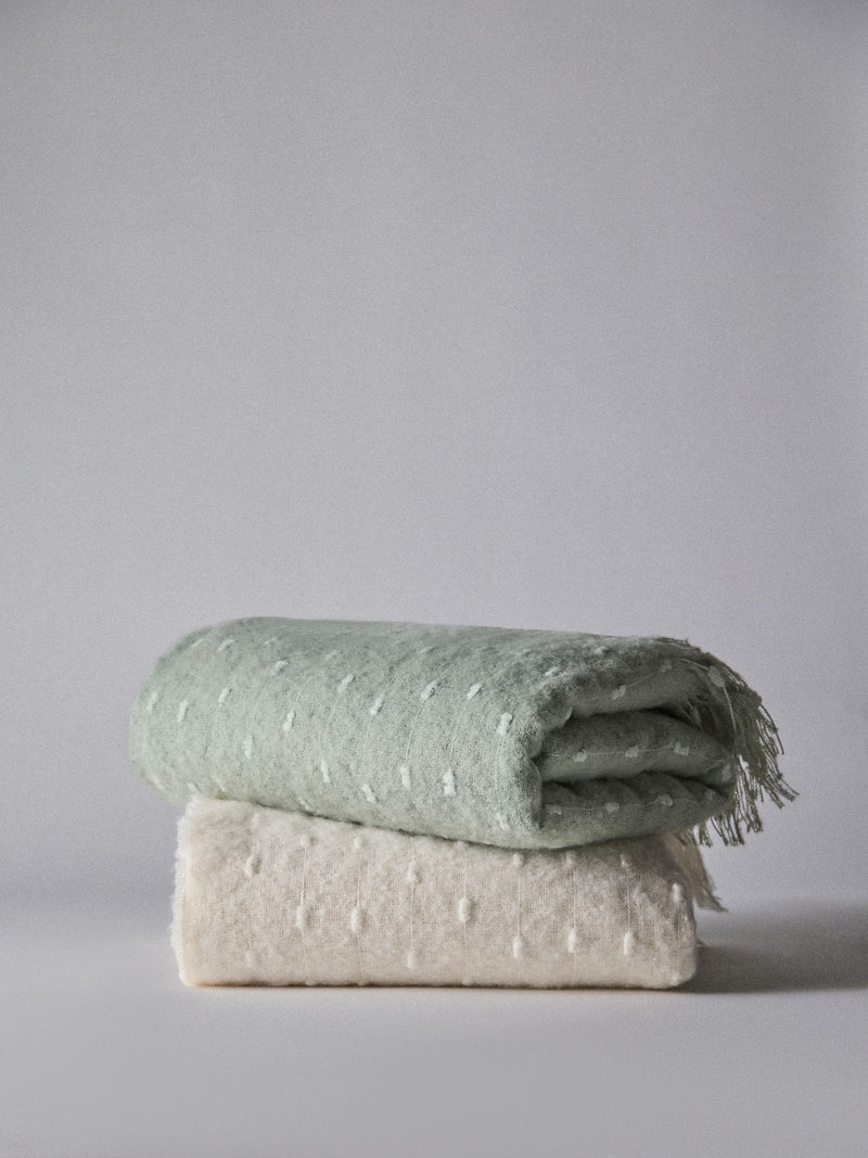 The Set 2 Pack Green/Cream Dobby Spot Brushed Throws