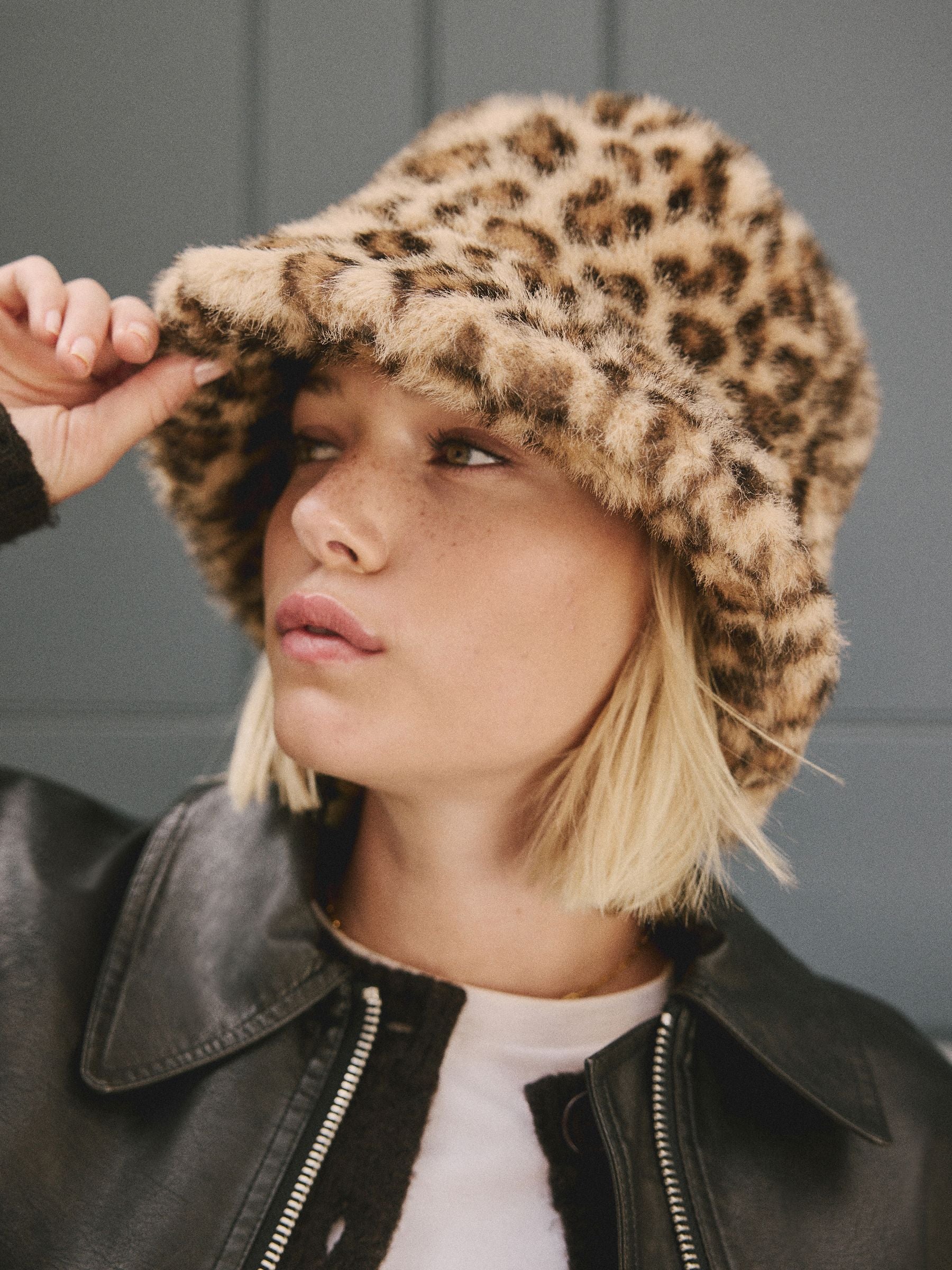 Leopard Print Faux Fur Bucket Hat