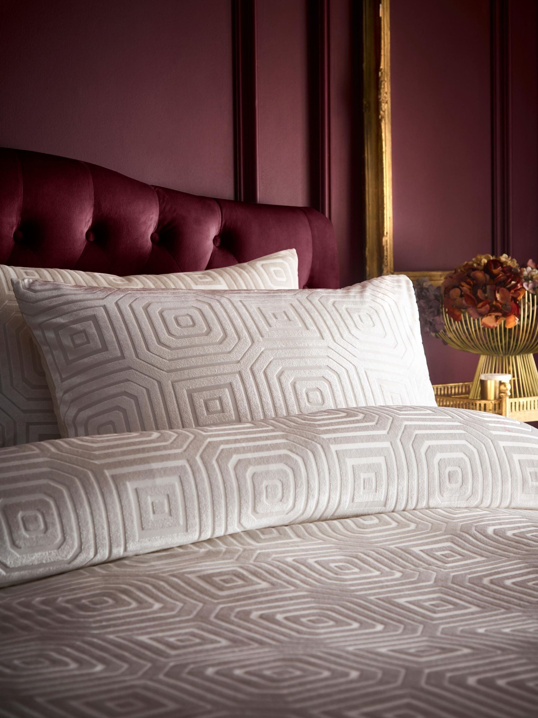 Laurence Llewelyn-Bowen Cream Emile Jacquard duvet cover set, UK version