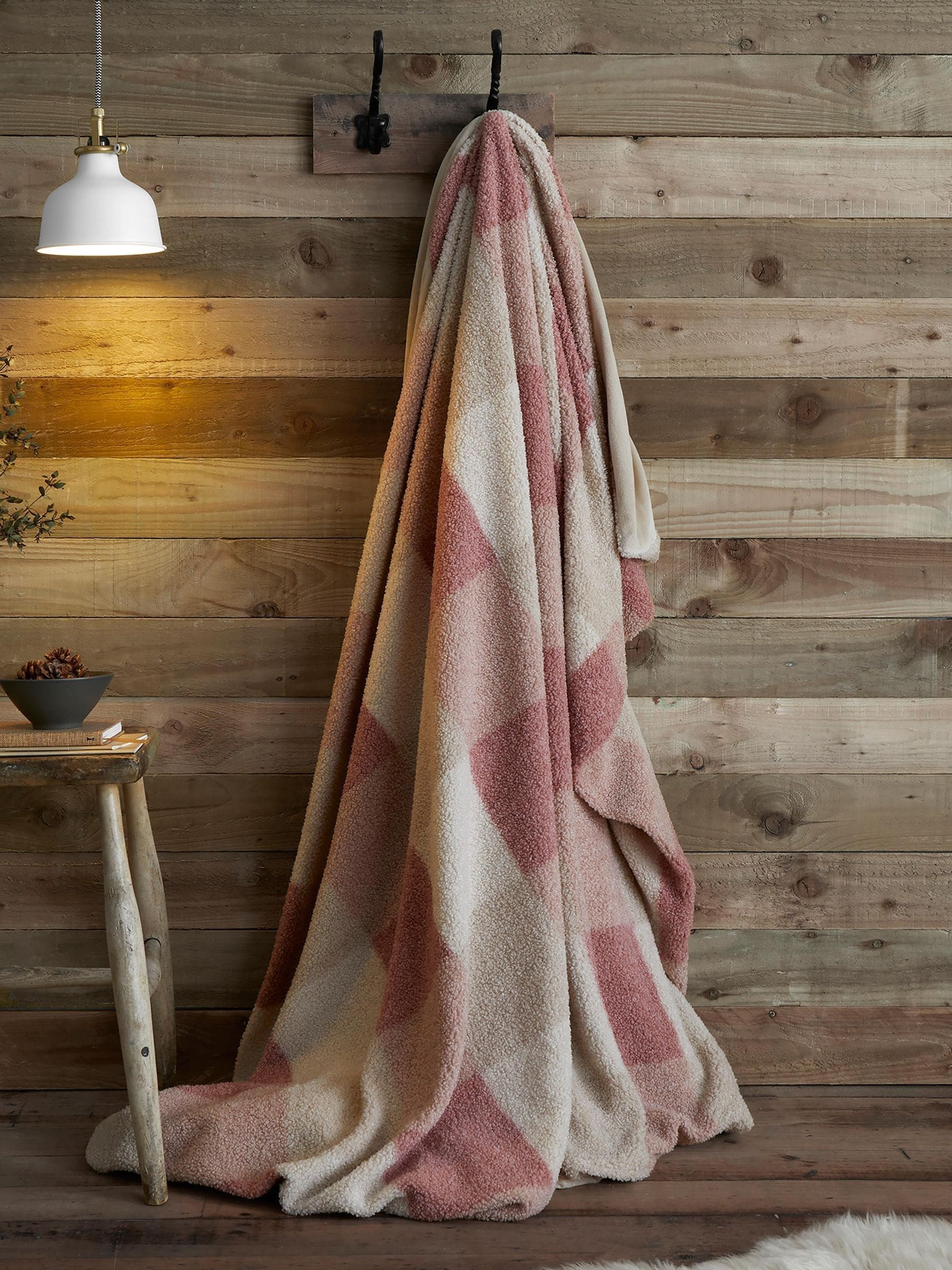 Appletree Natural Ashford Check Sherpa Reverse throw 150x200cm (British brand)