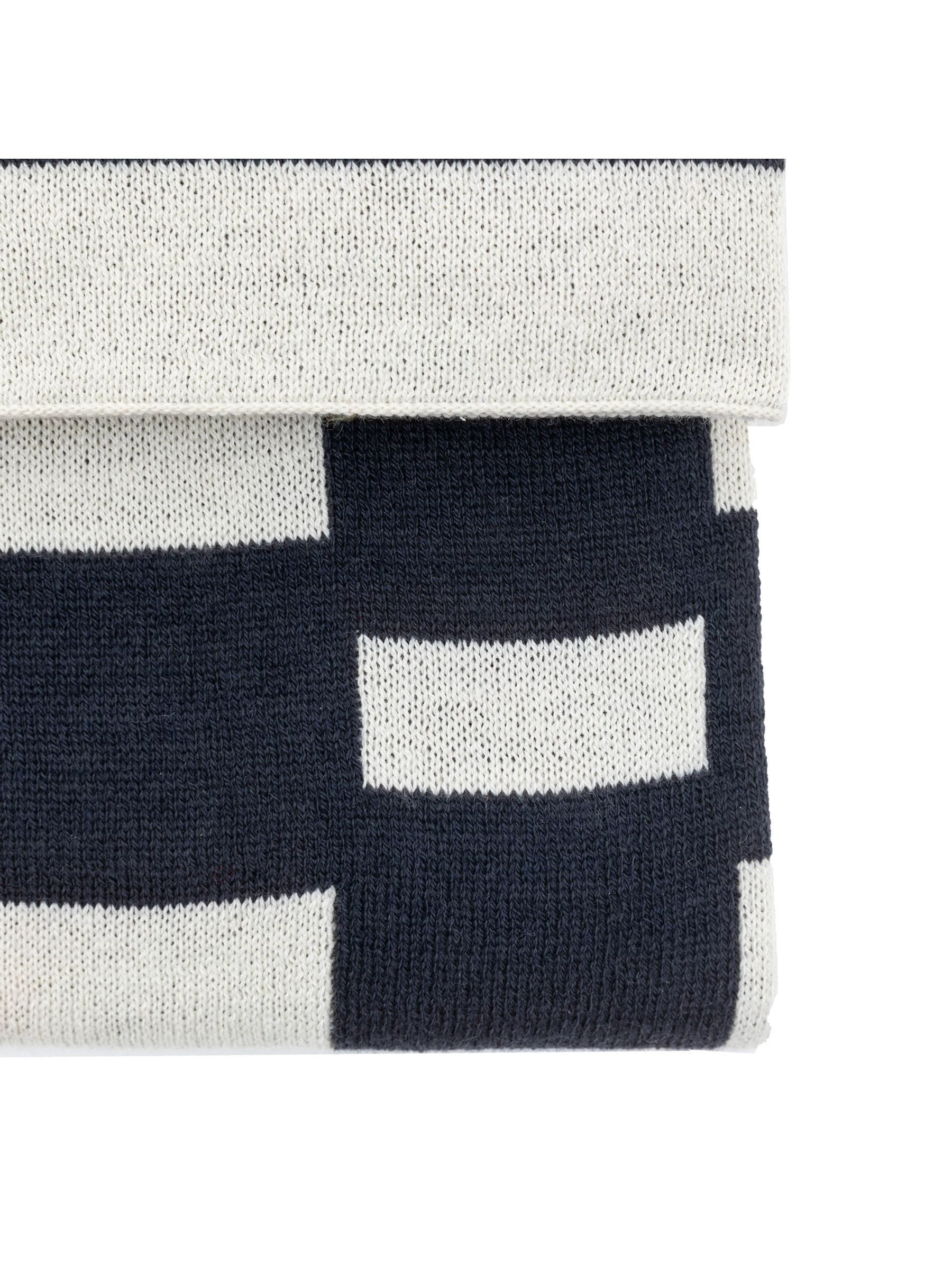 Gallery Home blue Solvi knitted throw, UK version