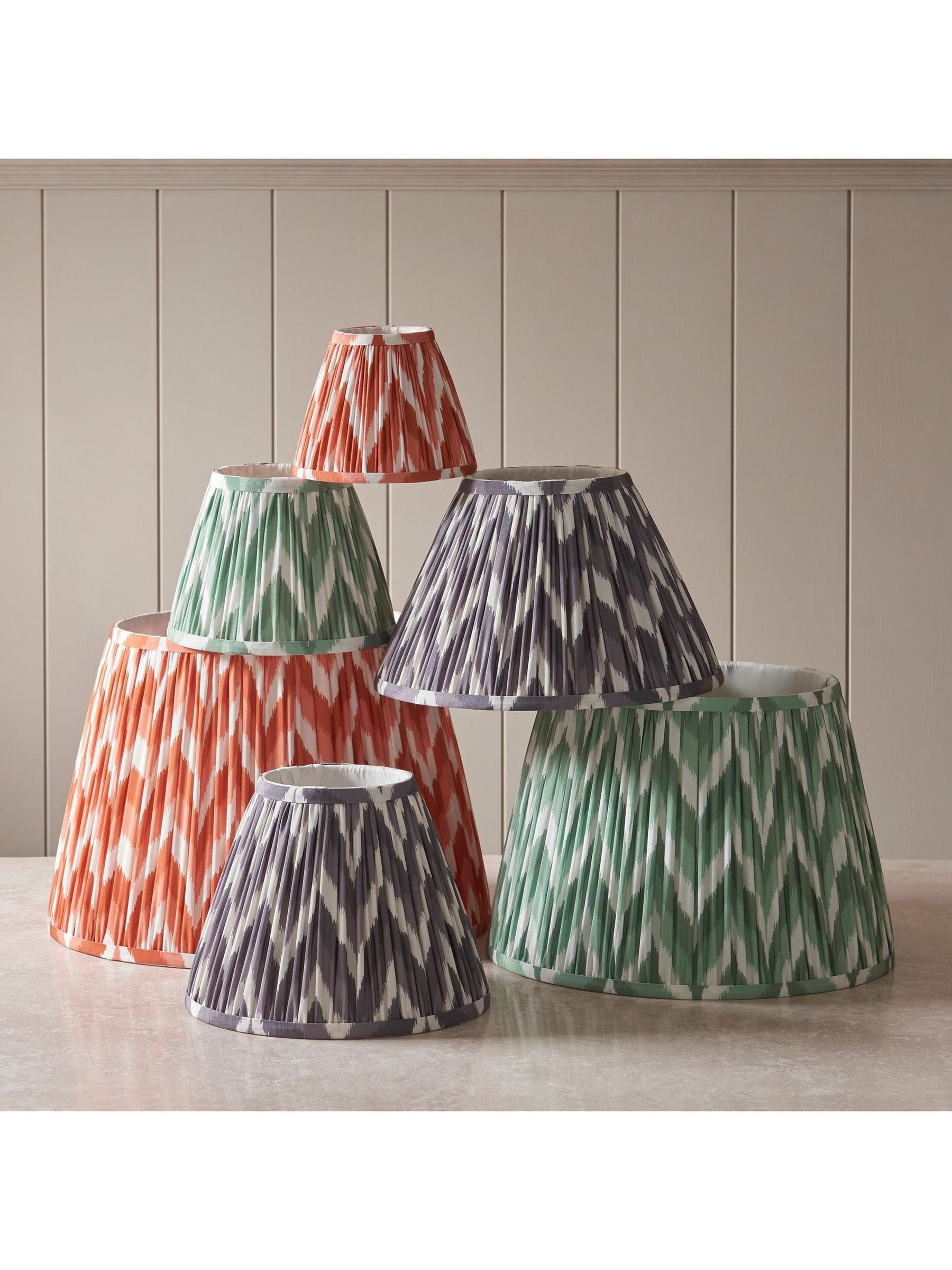 Gallery Home Cotswold green zigzag printed fabric shade 20cm - British product