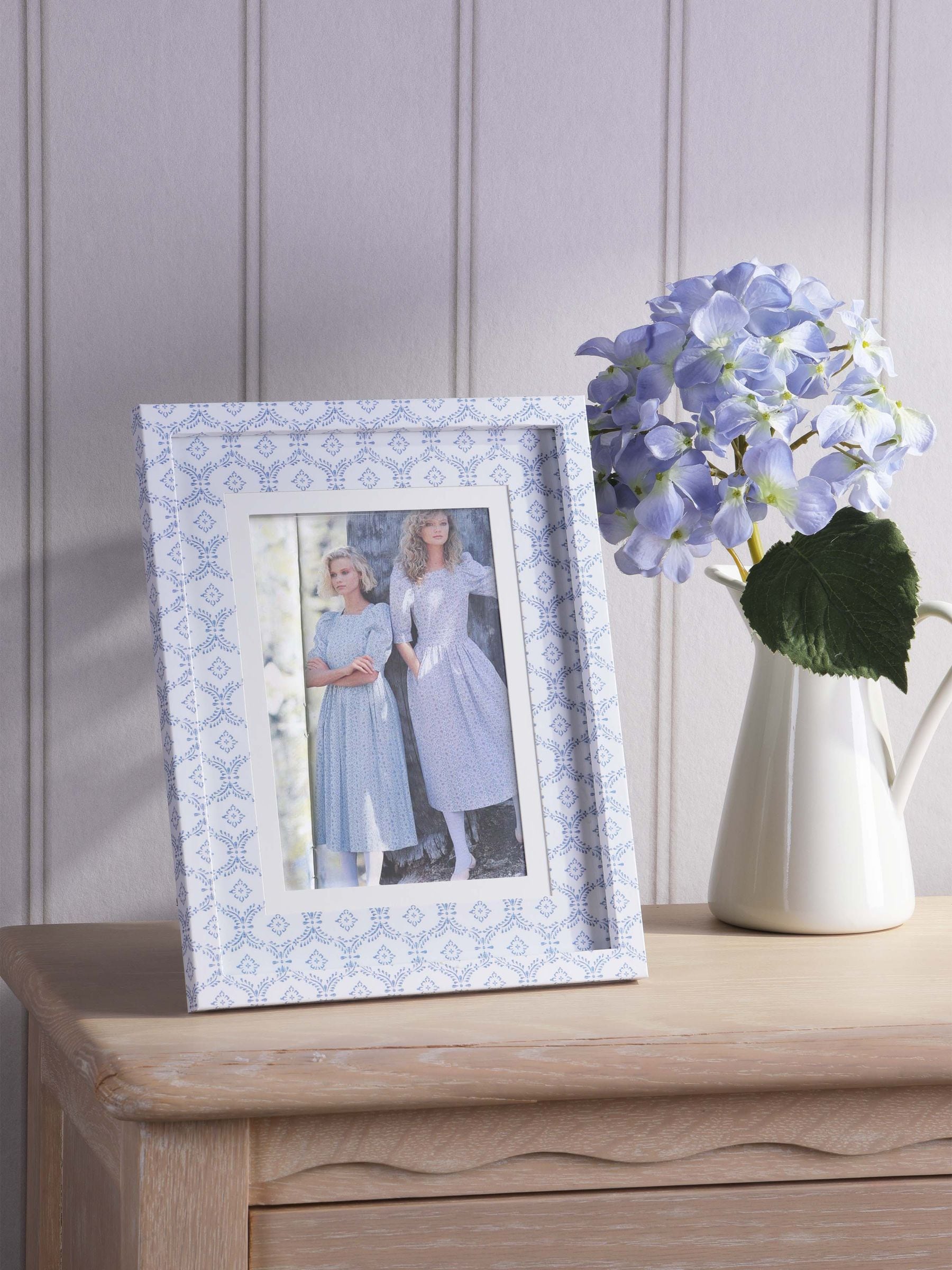 Laura Ashley Green Norton photo frame 5x7, UK version