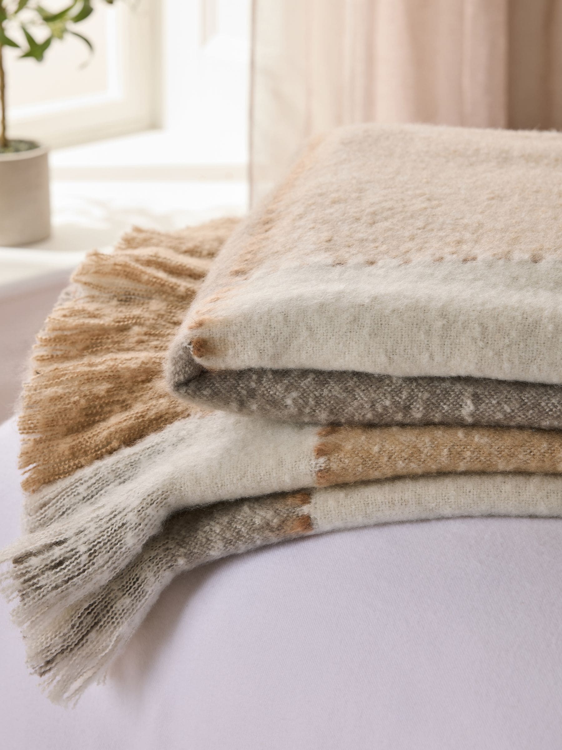 Cosy check throw natural colour with fringe edge - British product