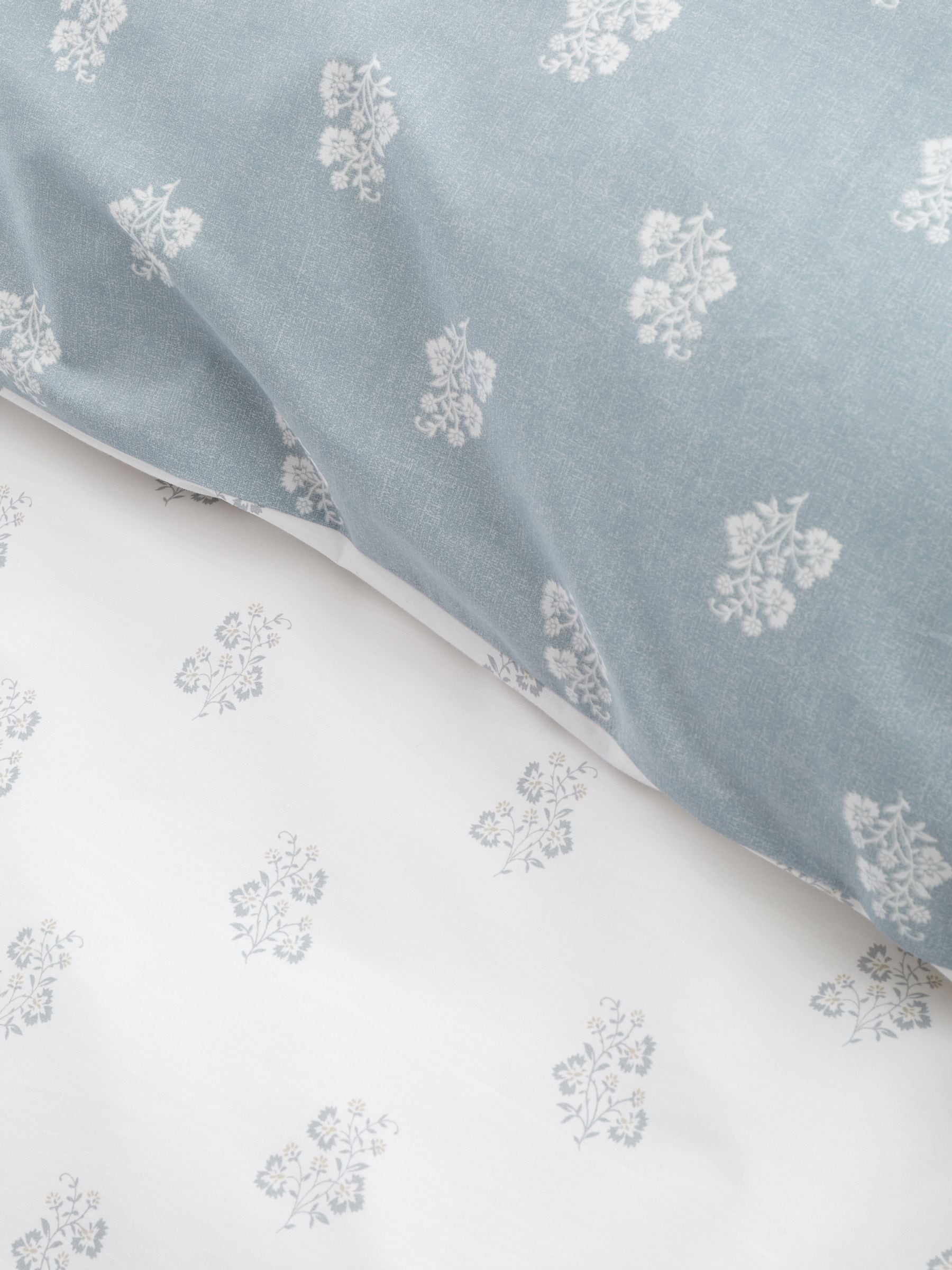 White Blue Esme Floral Print Reversible Duvet Cover Set - British product