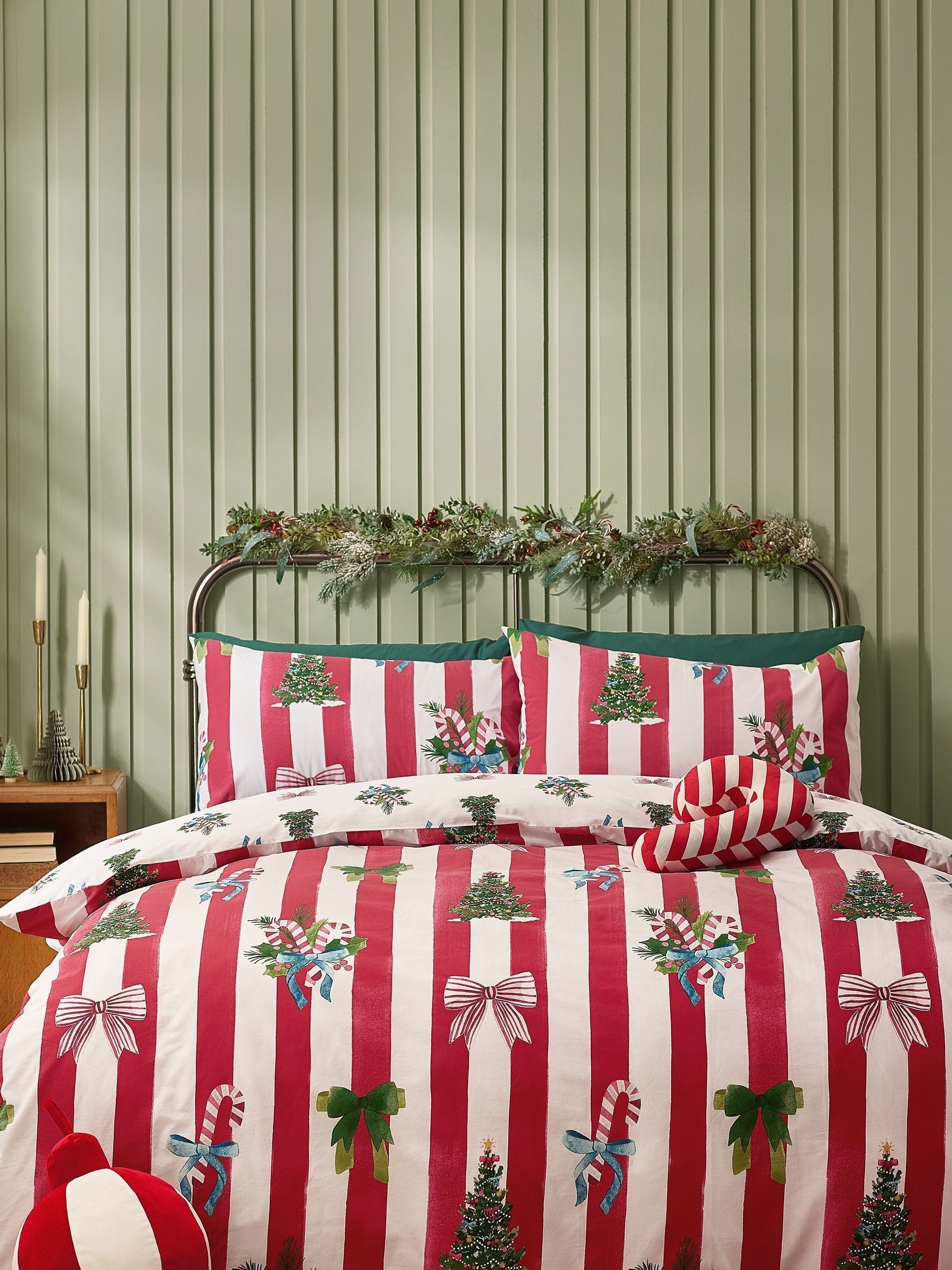 Catherine Lansfield Red Christmas Stripe Reversible Duvet Cover Set - British product