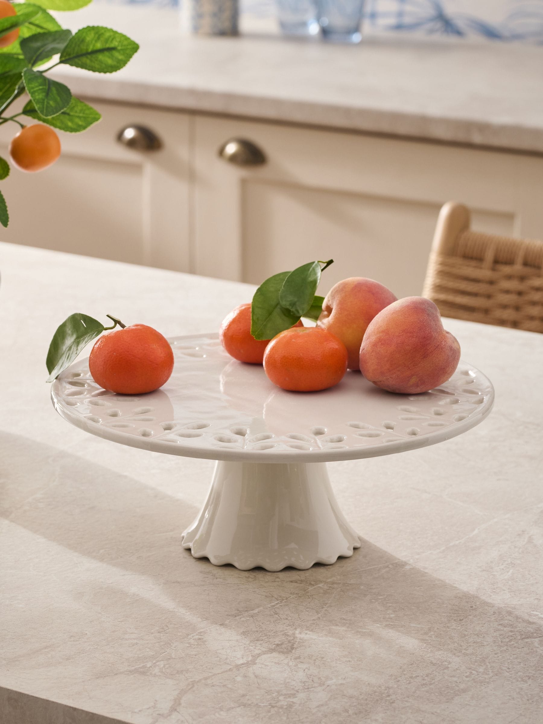 Cream Alice Floral cake stand with folk cutout pattern, UK version
