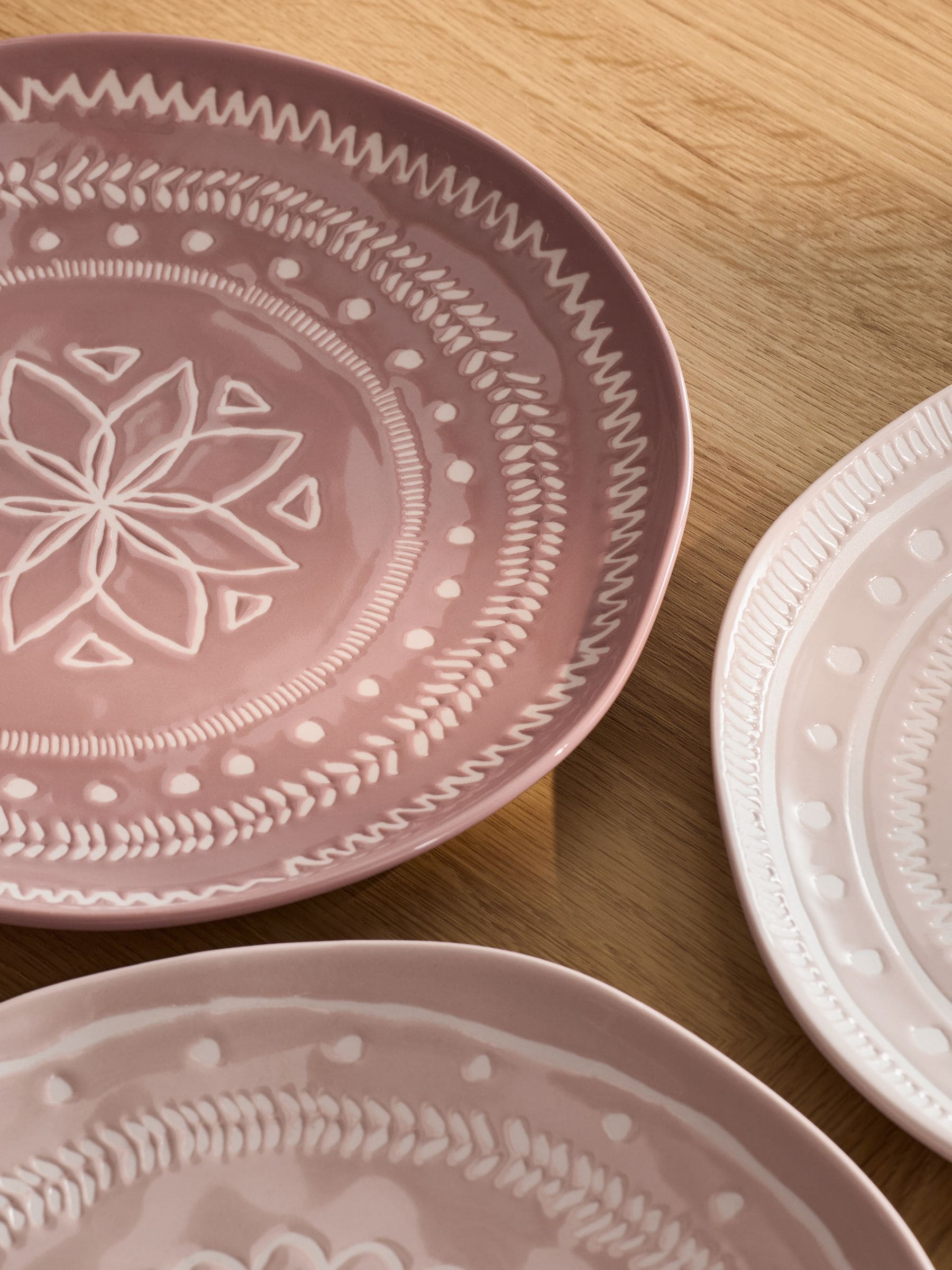 Stoneware side plates set of 4 global patterns 21.5cm, UK version