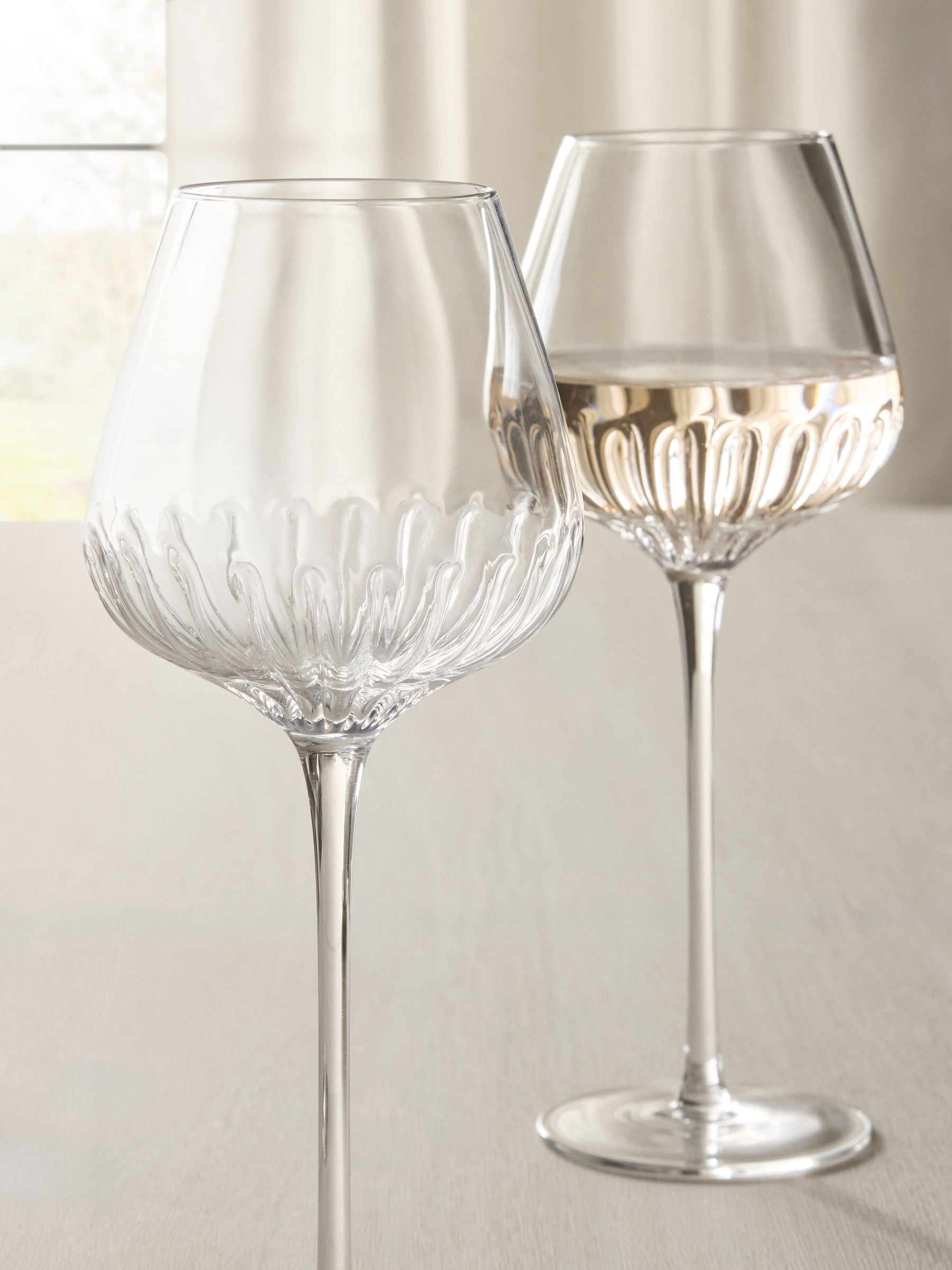 Set of 4 clear Rosa wine glasses mouthblown floral design - British product