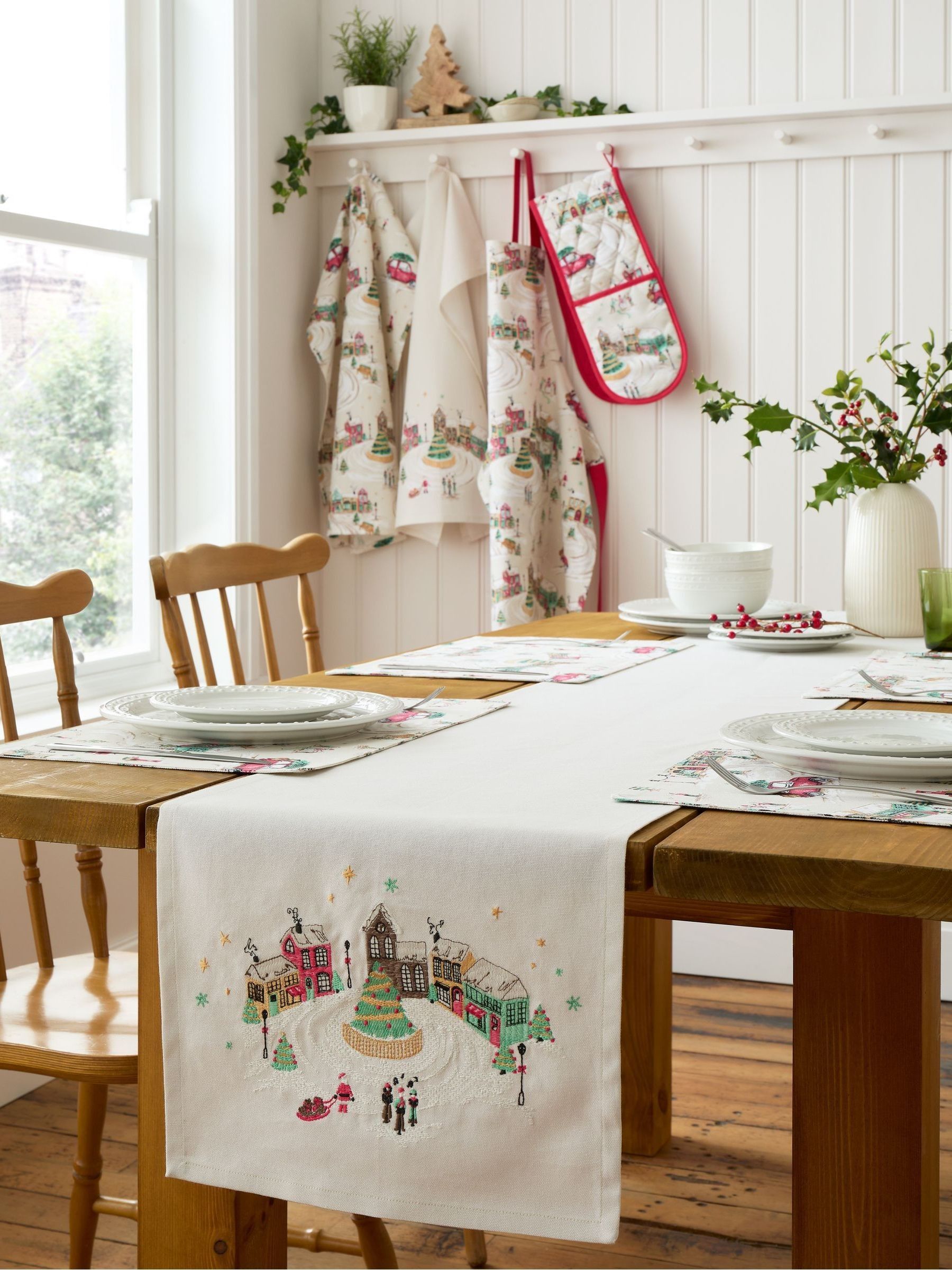 Catherine Lansfield Natural Christmas Town Cotton Dining Table Runner