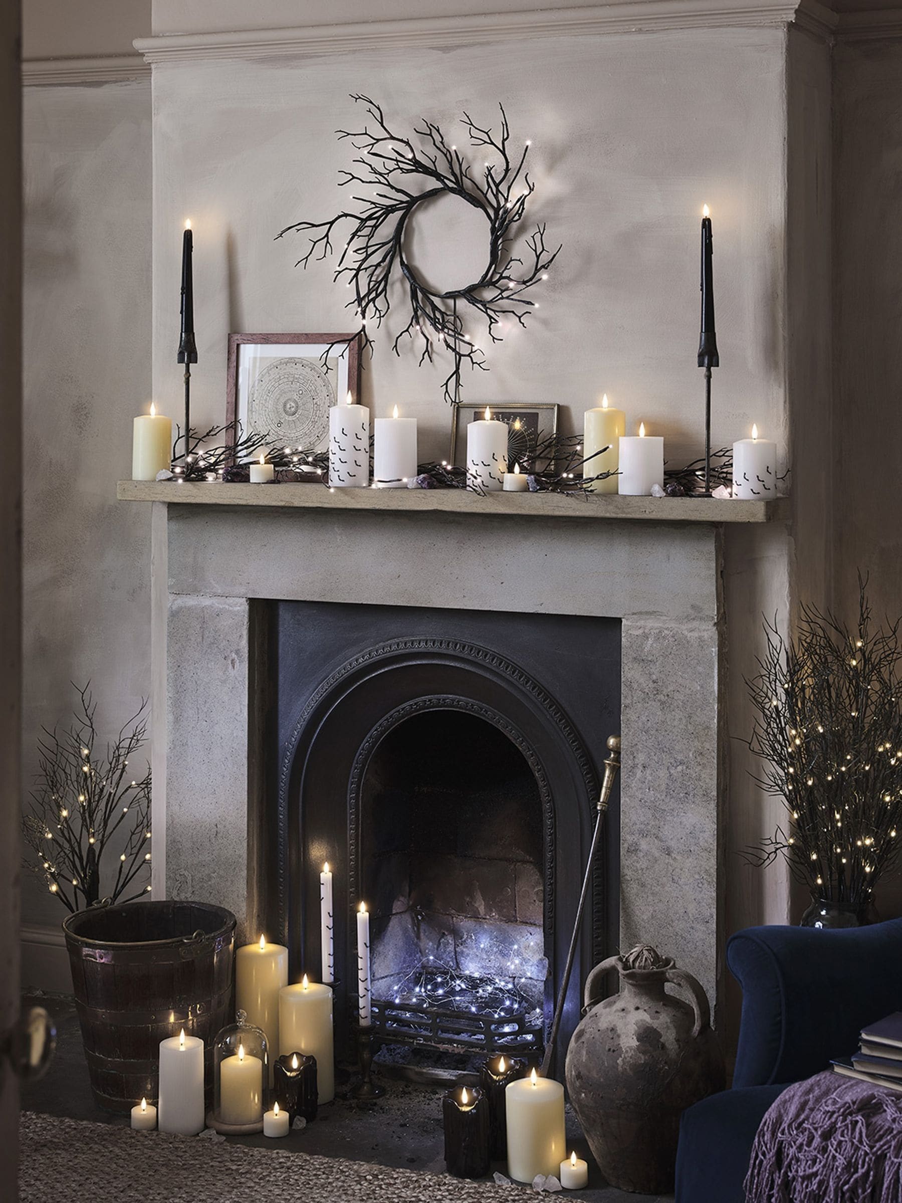 Lights4fun pre-lit black twig Halloween wreath 40cm, UK version