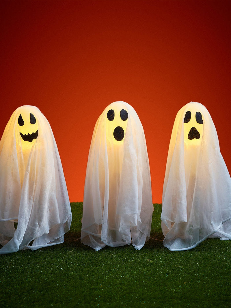 Lights4fun 3 white ghost stake lights 40cm, imported from the UK