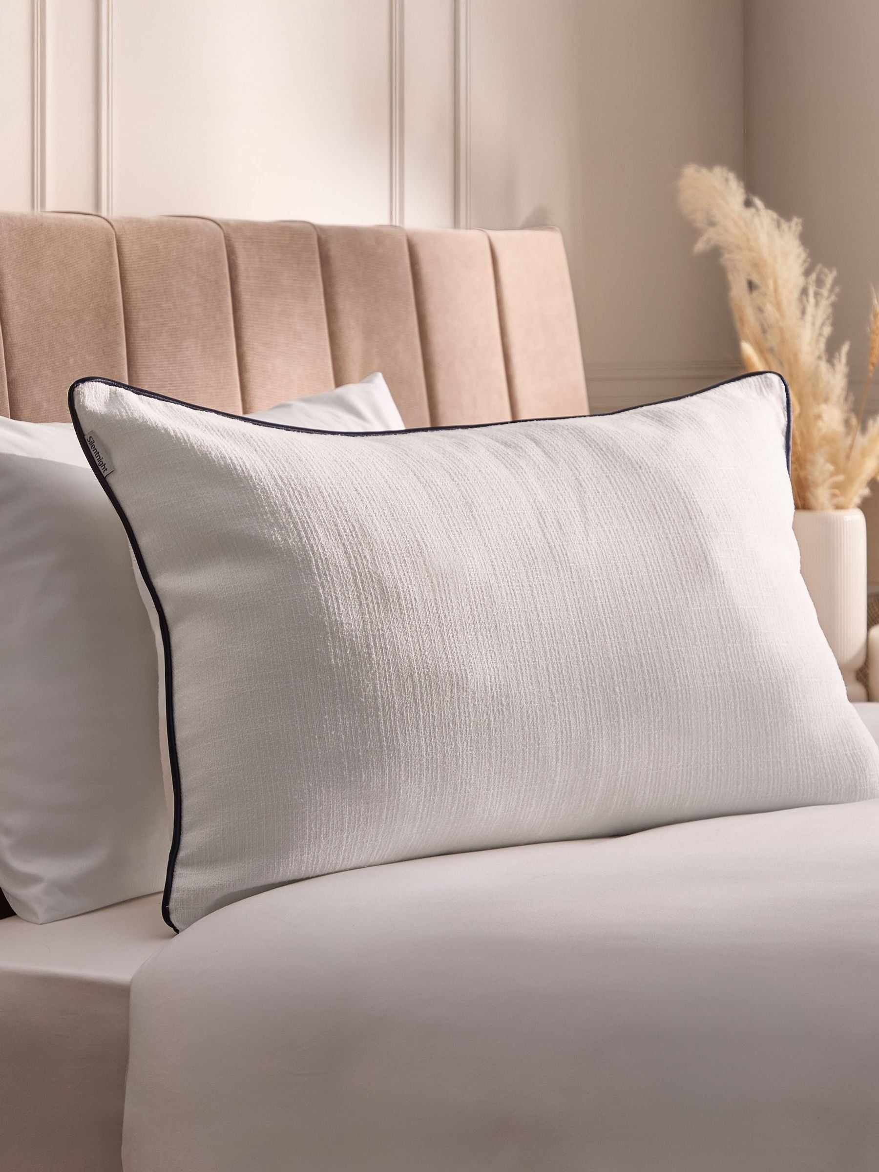 Silentnight Hotel Collection Prestige white pillow (British brand)