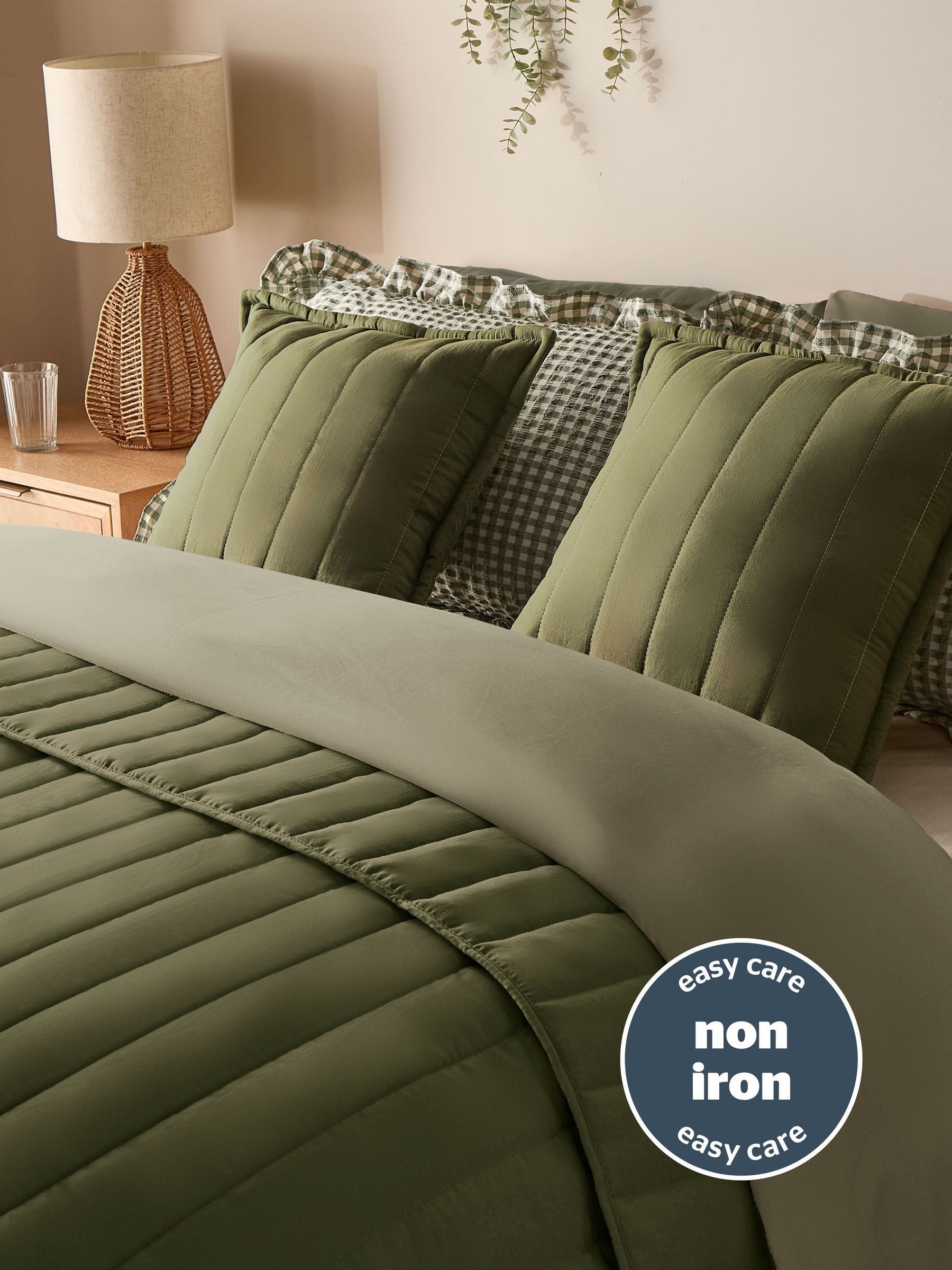 Silentnight green quilted bedspread 150x200cm (British brand)