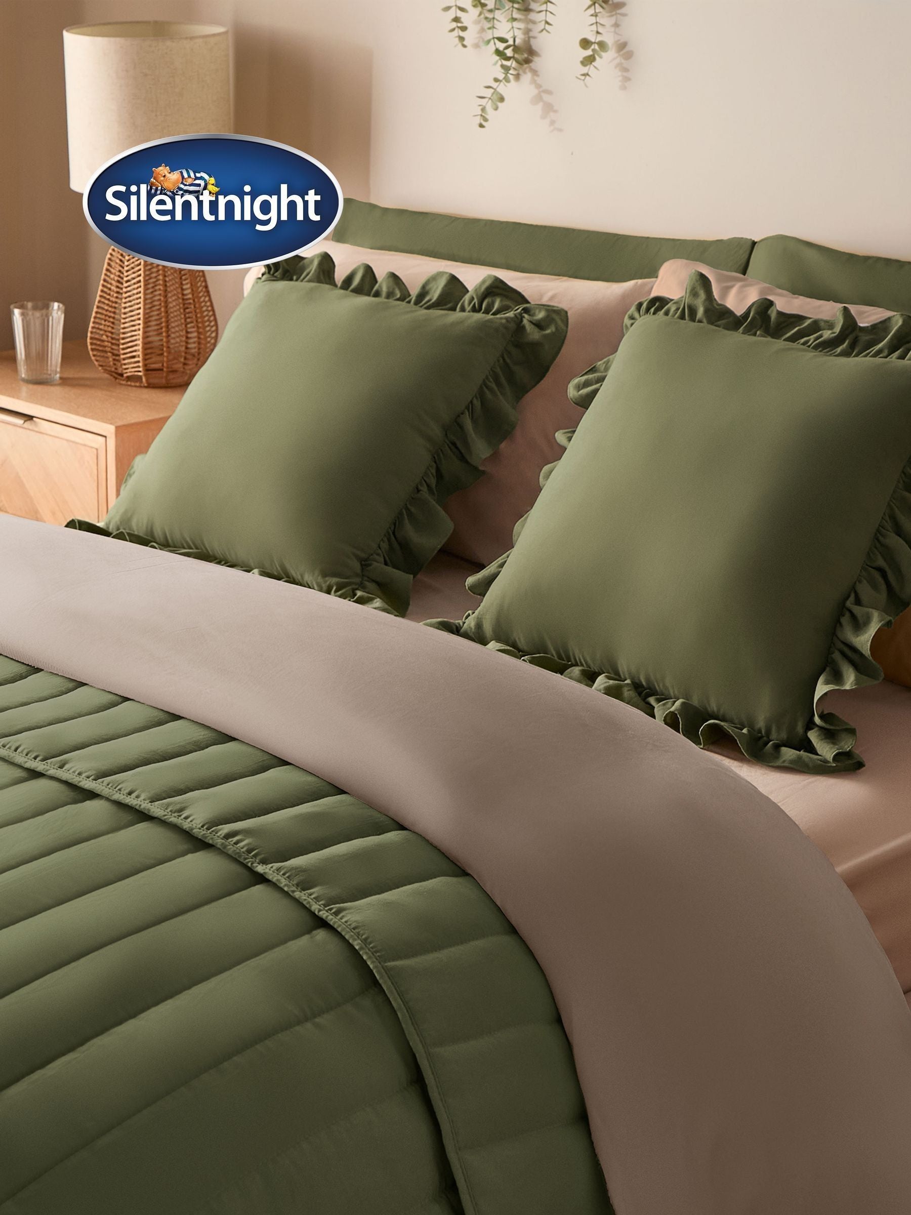 Silentnight ruffle edge cushion 45x45cm, imported from the UK