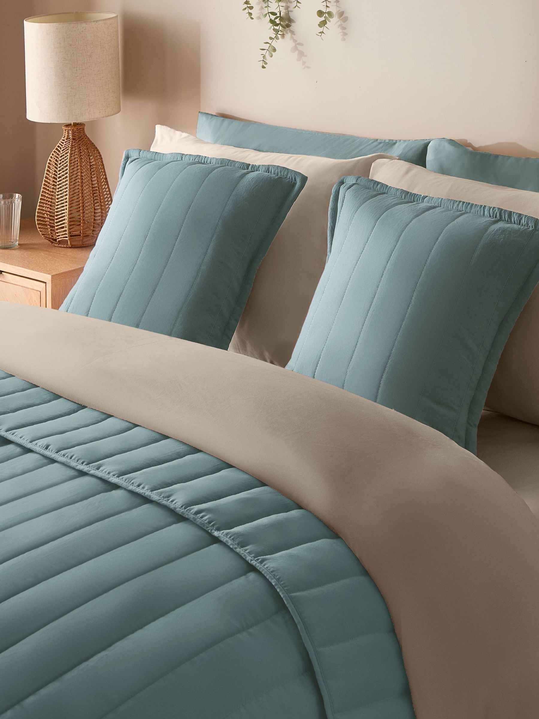 Silentnight blue quilted cushion 45x45cm (British brand)