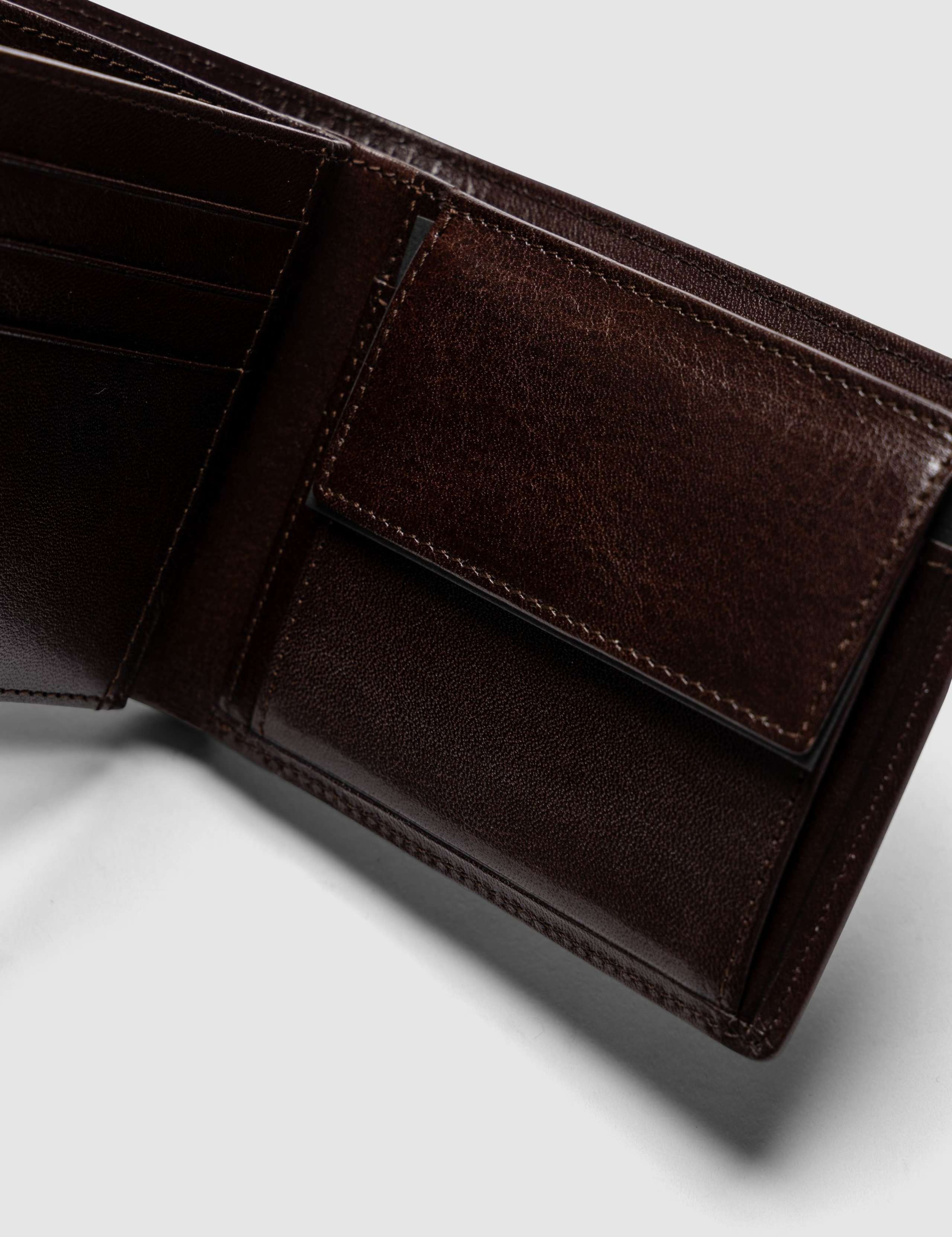 Rodd & Gunn Wardville tri-fold leather wallet with RFID protection (British brand)