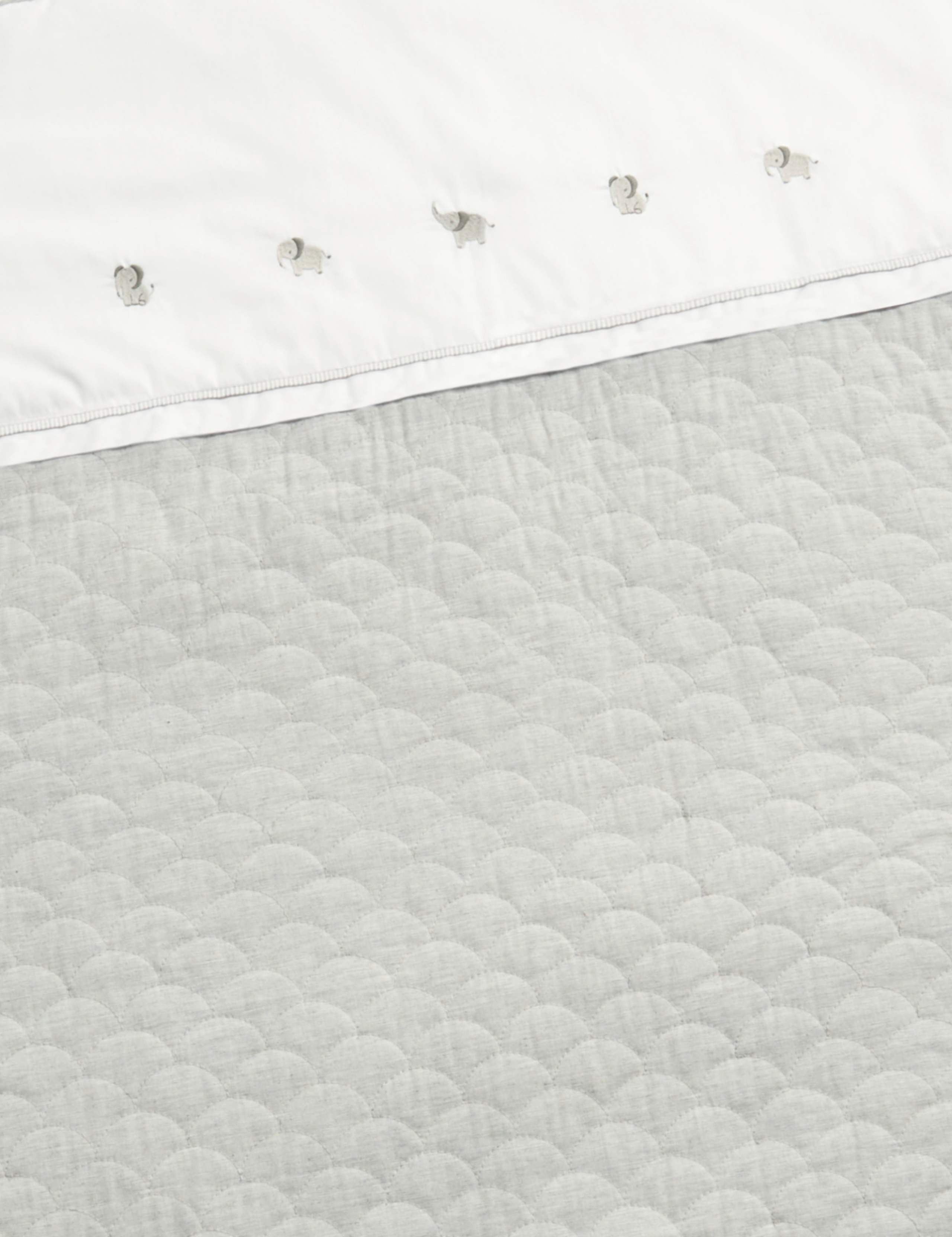 Mamas & Papas elephant cotbed quilt 2.5 tog, imported from the UK