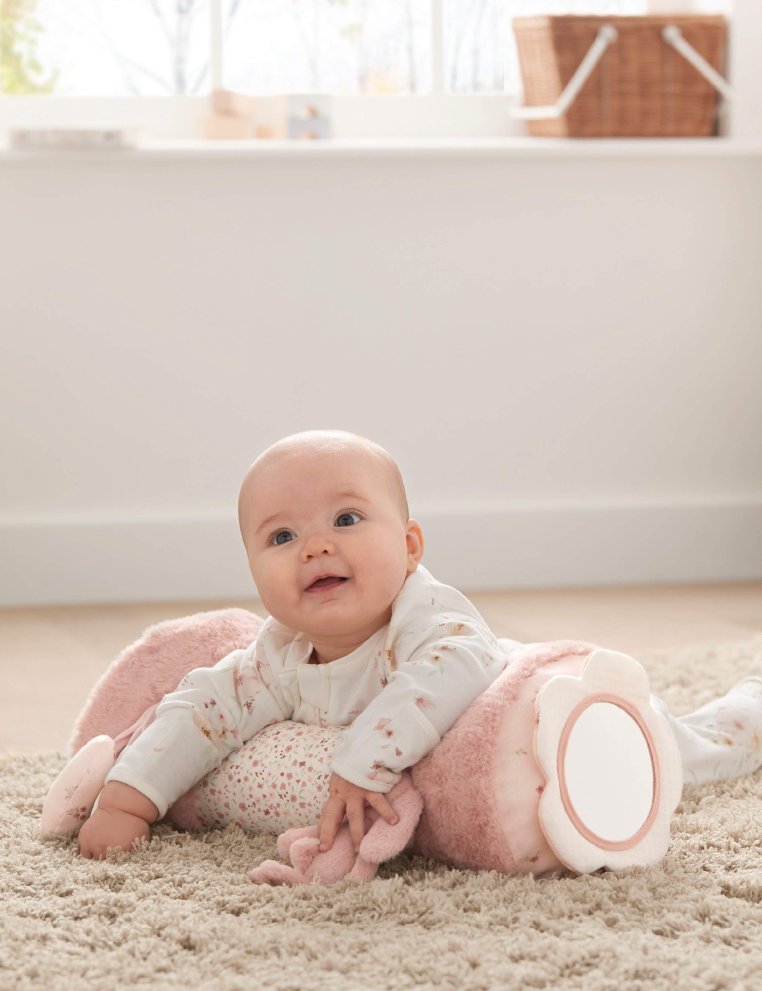 Mamas Papas Welcome to the World Tummy Time Roll 7lbs, imported from the UK