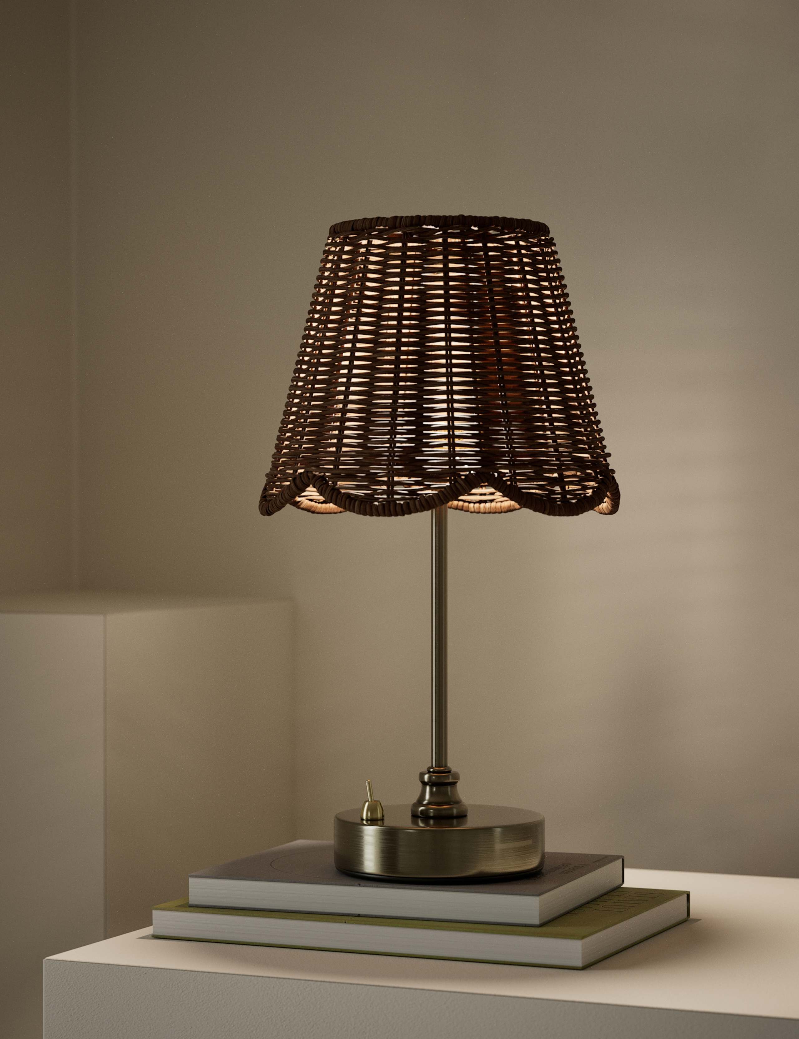 Wicker scallop rechargeable table lamp (British brand)