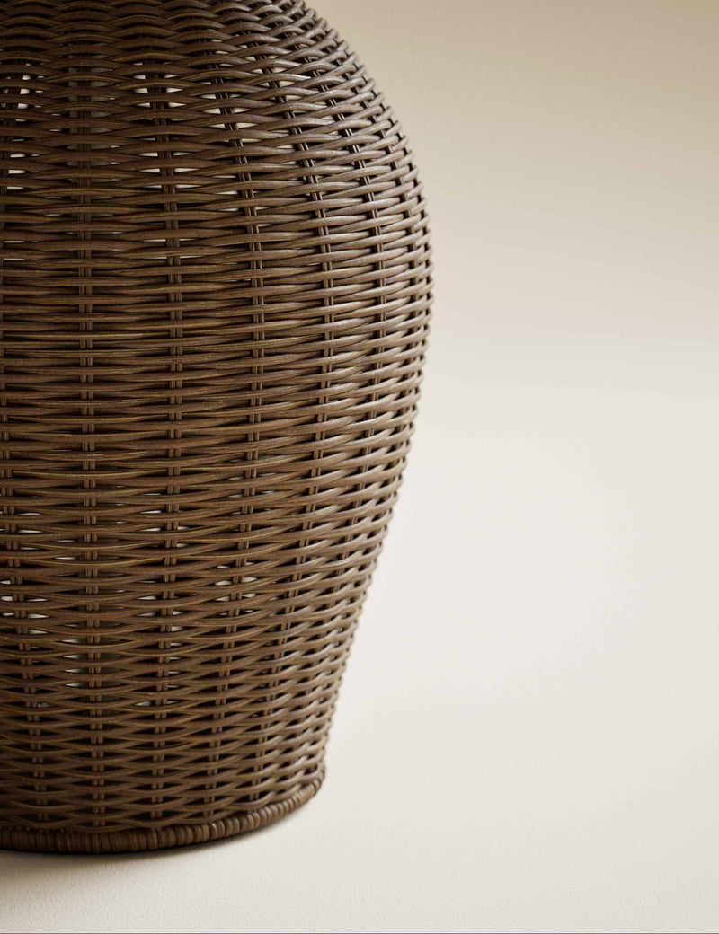 Wicker Scallop Shade Table Lamp - British product