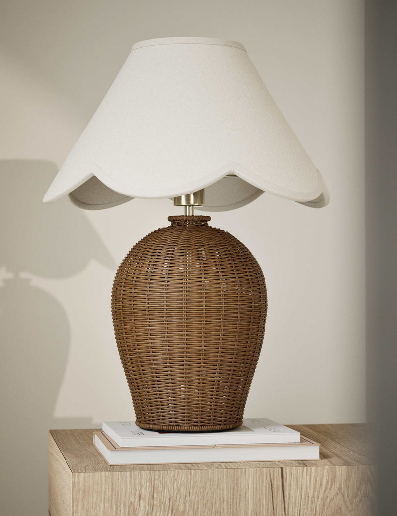 Wicker Scallop Shade Table Lamp - British product
