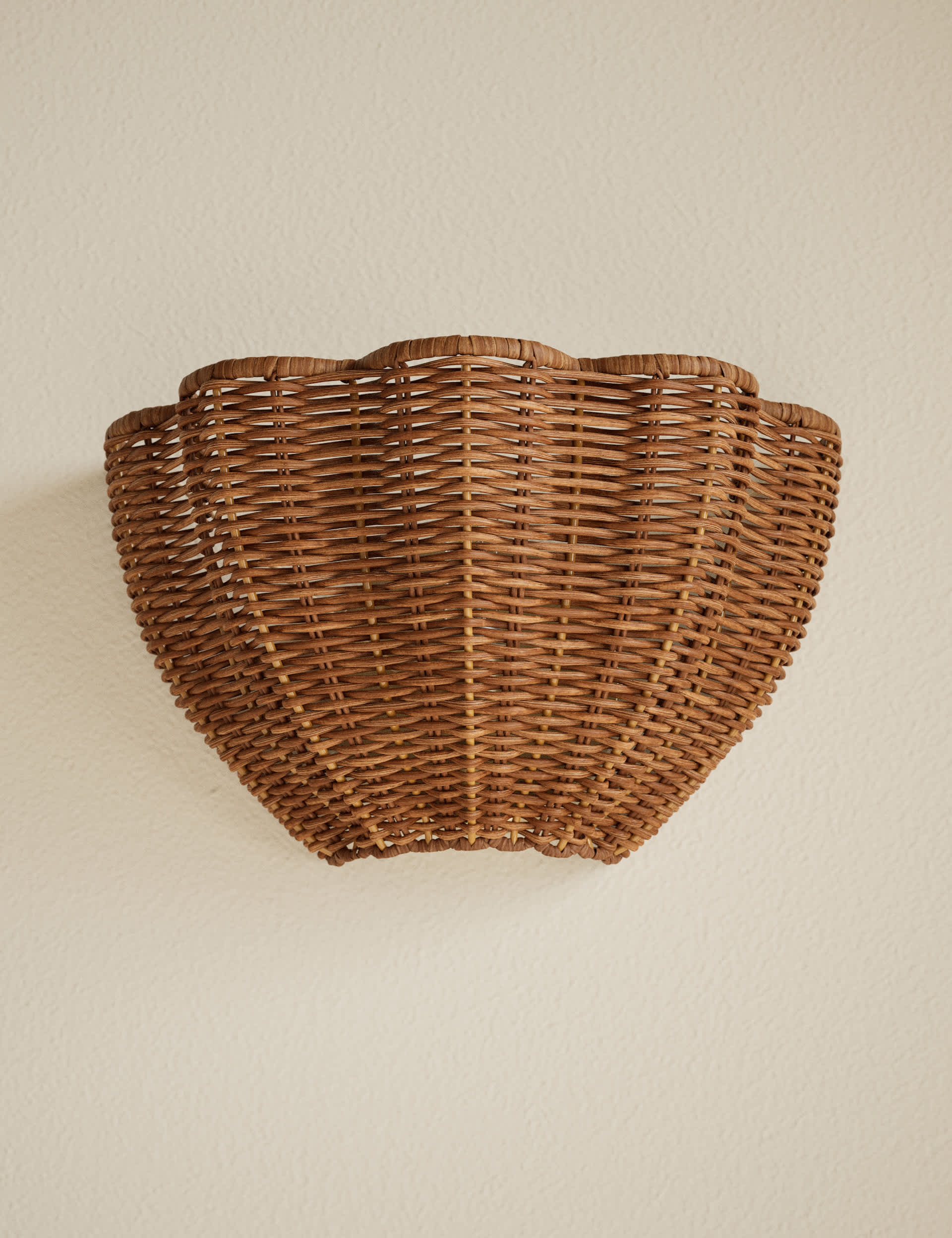 Wicker wall light with rattan-effect shade (British brand)