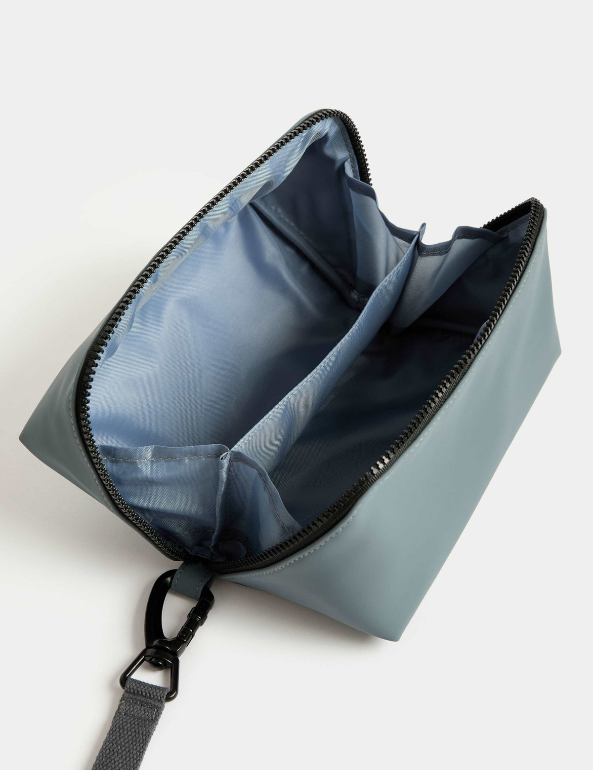 Wide opening travel wash bag faux leather (British brand)