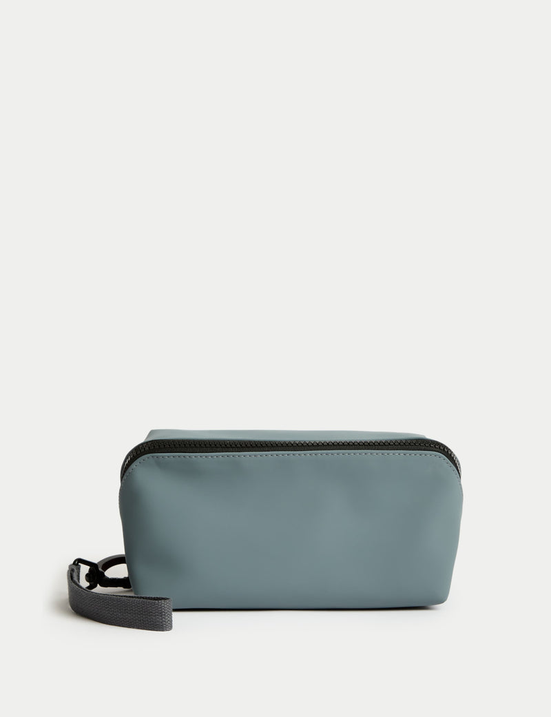 Wide opening travel wash bag faux leather (British brand)