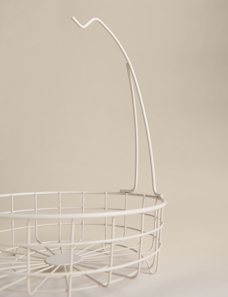 Wire fruit basket with banana hanger (British brand)