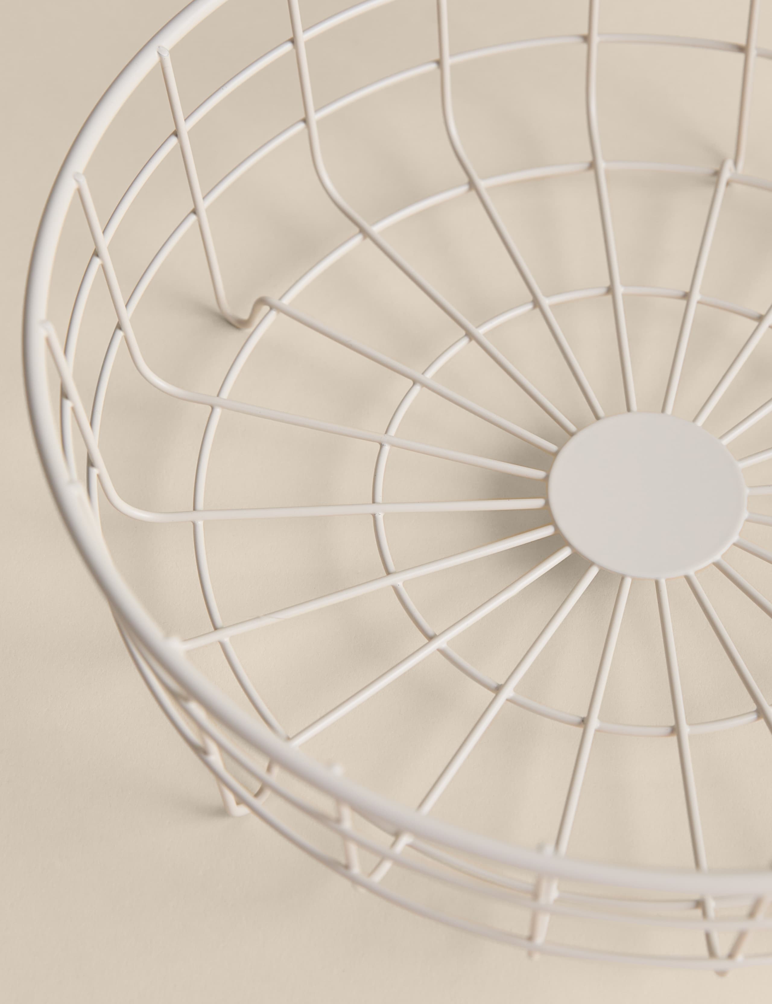 Wire fruit basket with banana hanger (British brand)