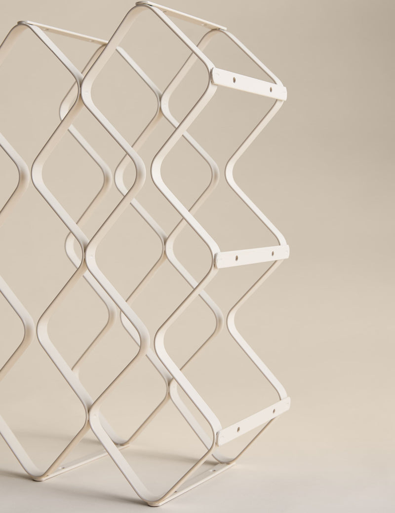 Wire wine rack for six bottles, UK version