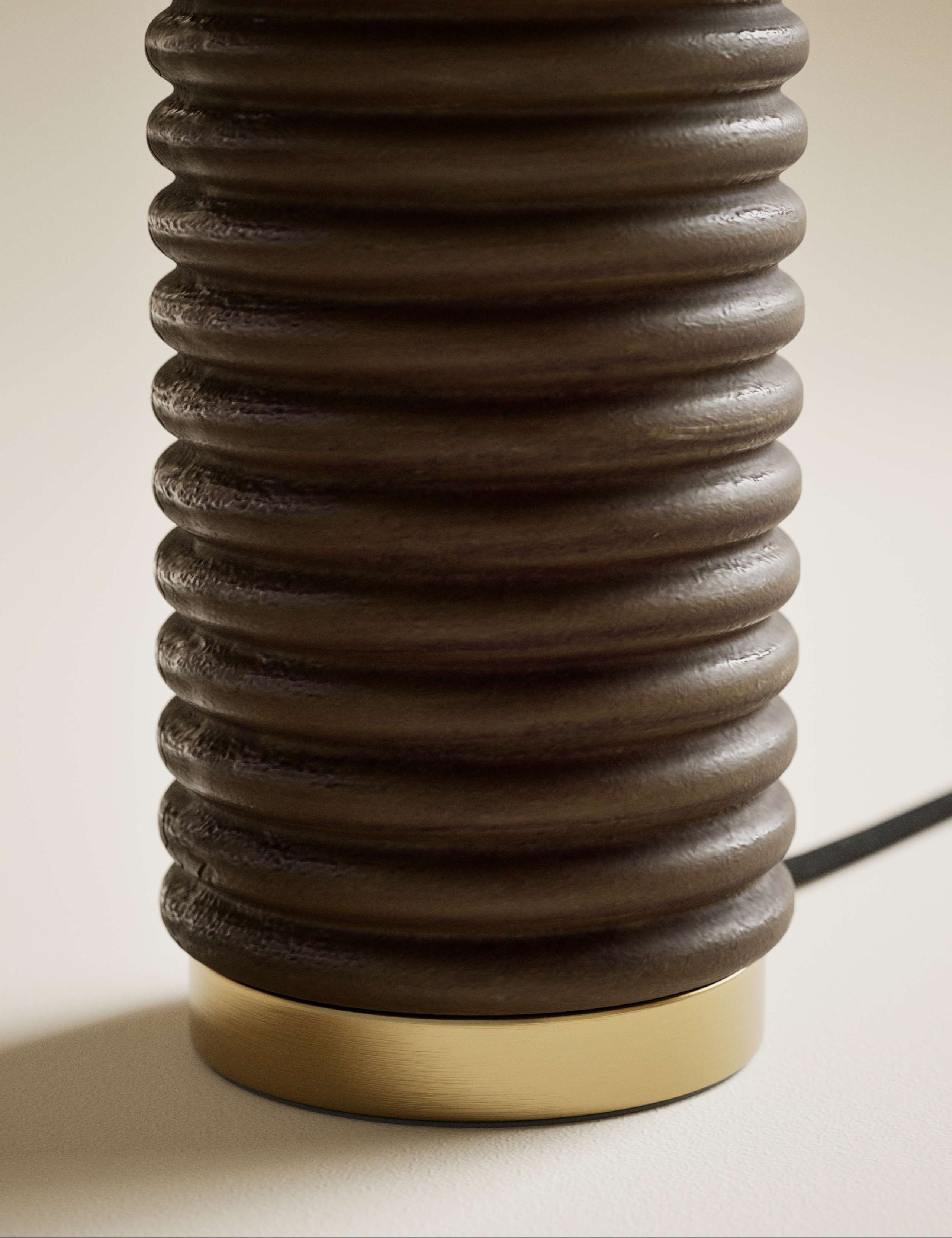 Wooden ribbed table lamp with linen shade and brass accents - British product