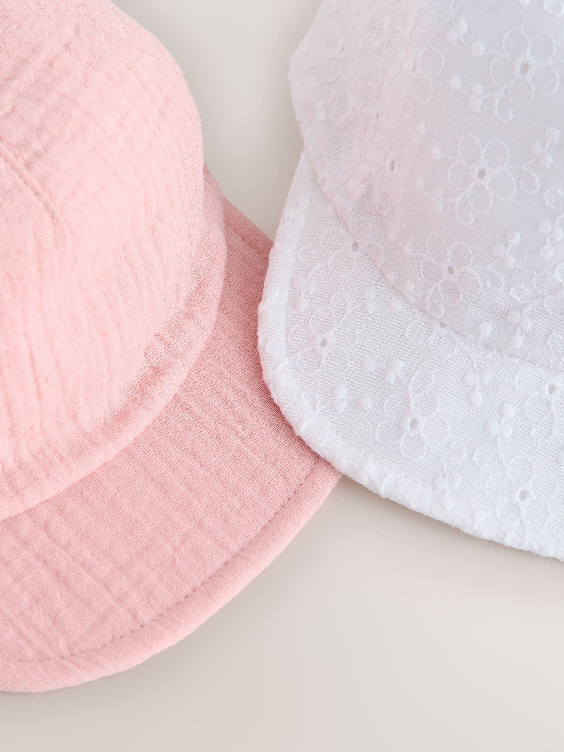 Baby hats pink and white broderie bow back 2 pack, UK version