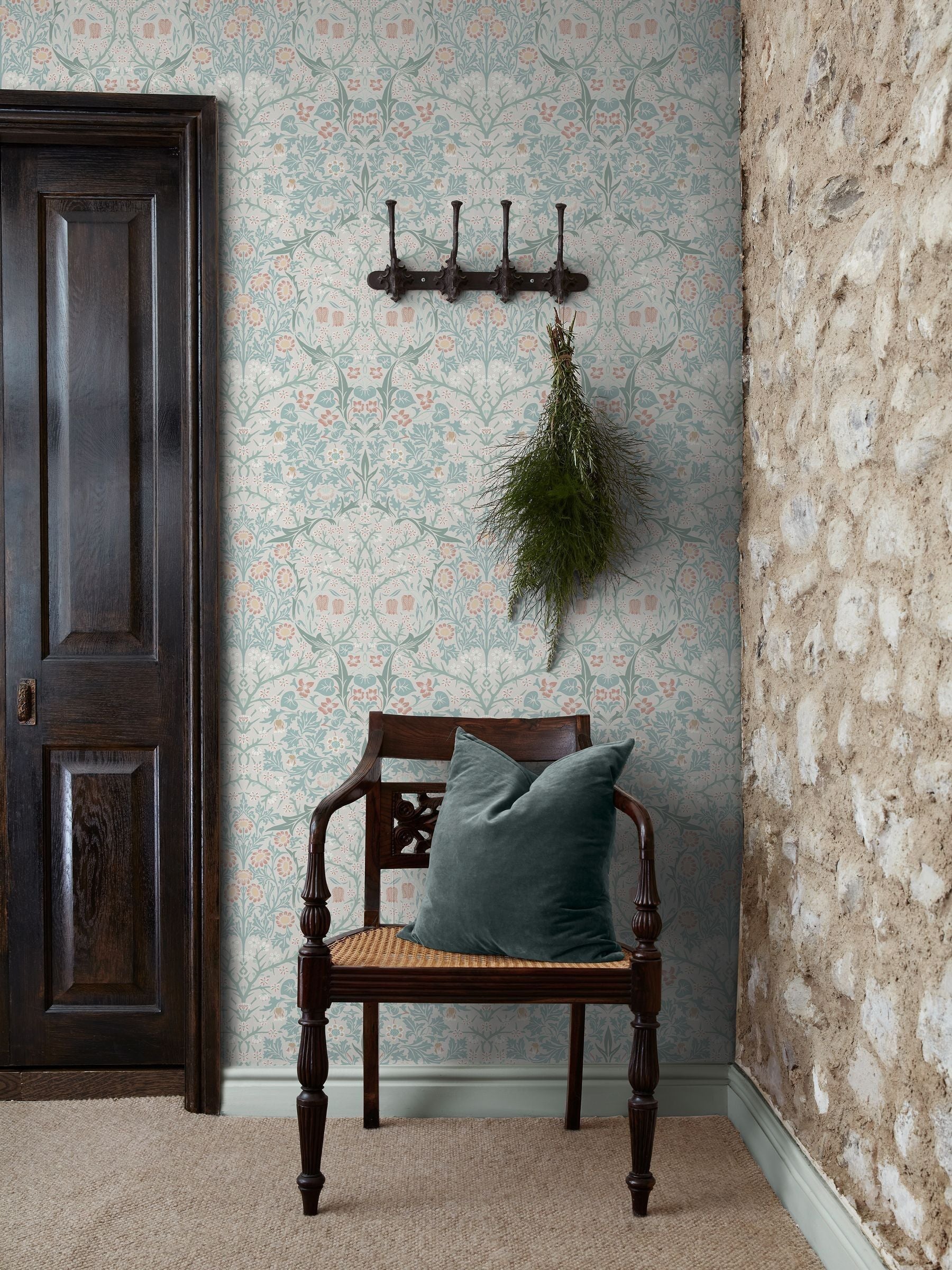 William Morris wallpaper Meadow Blackthorn 10m (British brand)