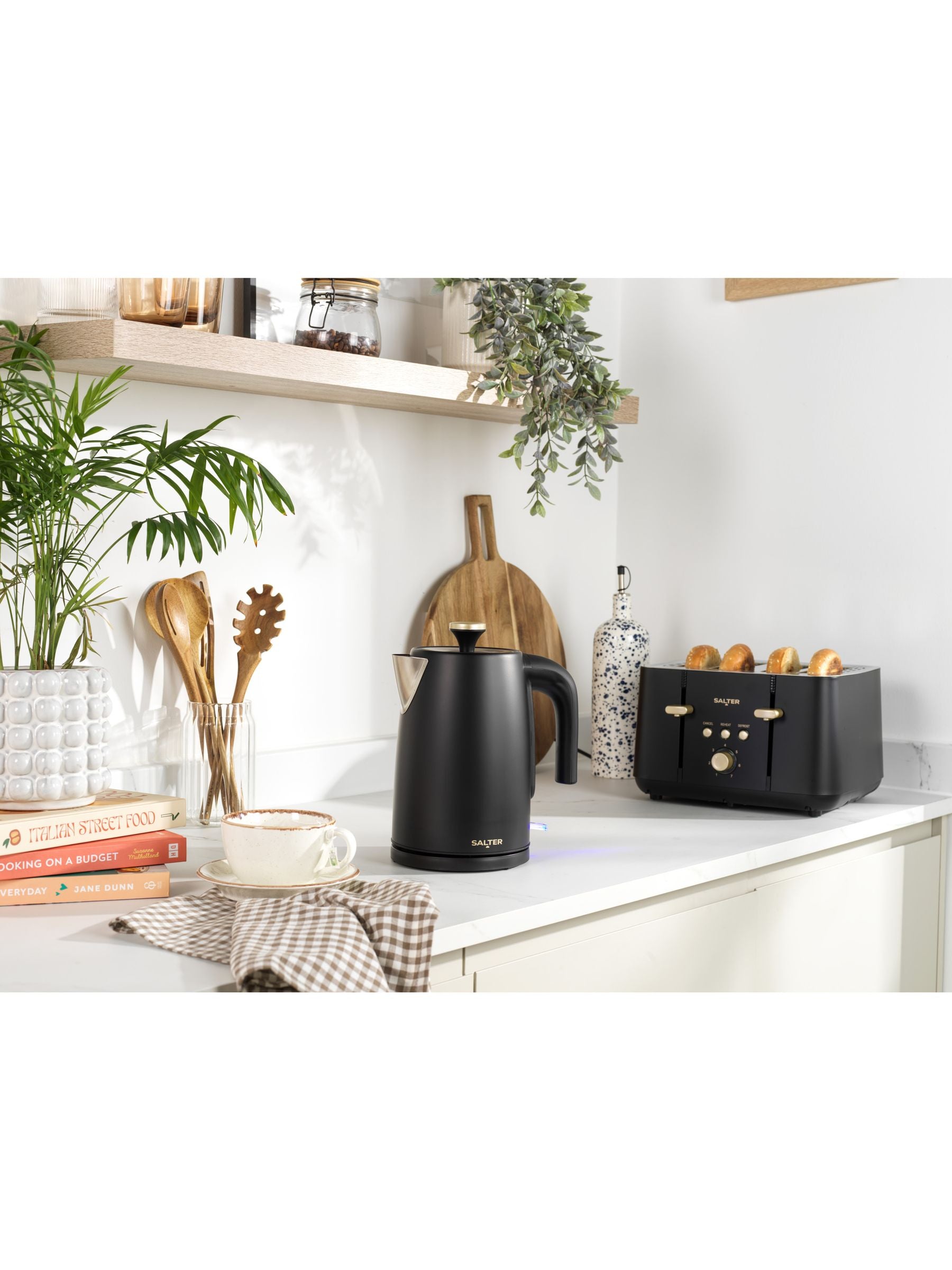 Salter Black Alchemy Rapid Boil Kettle 1.7L (British brand)