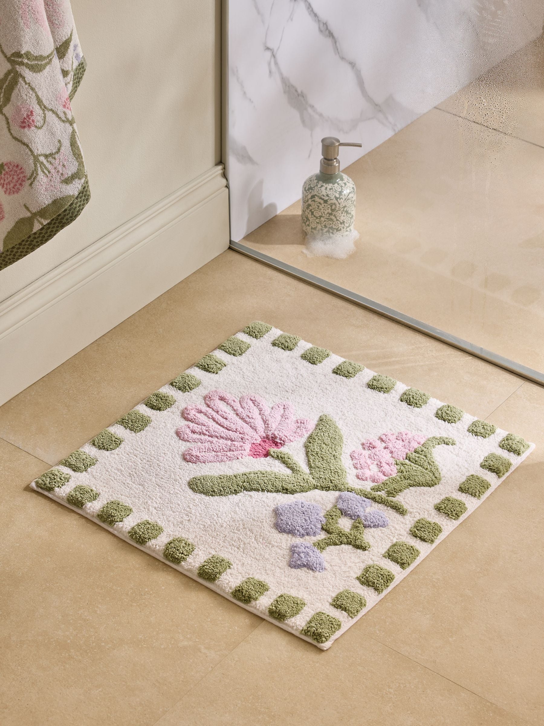 Watercolour floral shower mat 50cm x 50cm, UK version