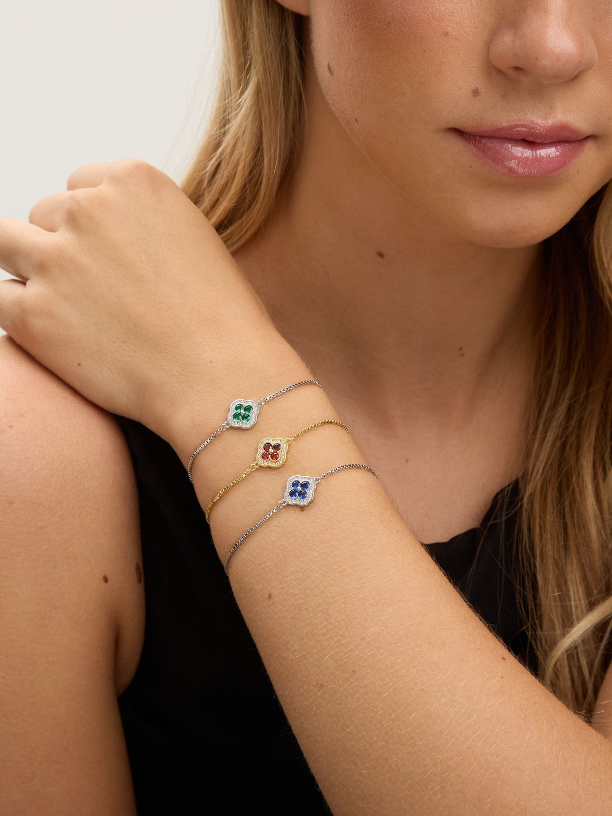 Pulsera de trébol de zafiro bañada en plata de Jon Richard