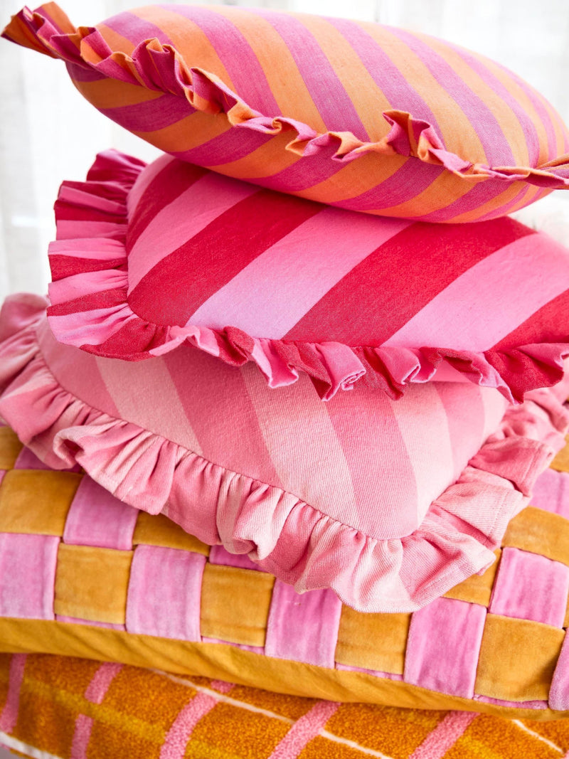 Decoris frill heart cushion 35x35 cm, UK version