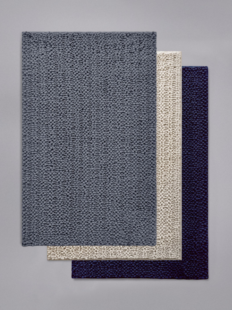 The Set 3 Pack Navy/White Textured Bobble Bath Mats