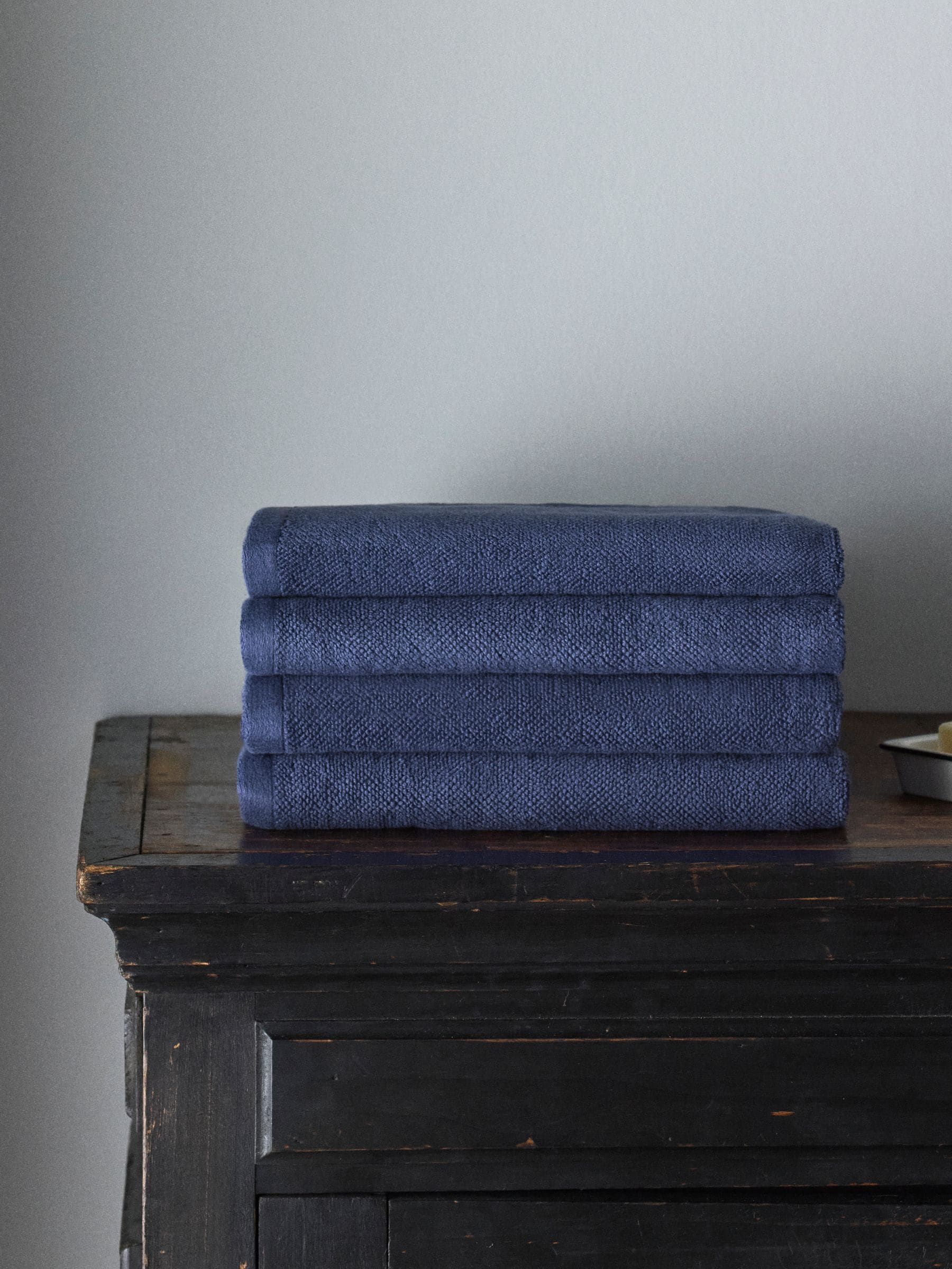 The Set sage green popcorn textured hand towels 4 pack, UK version